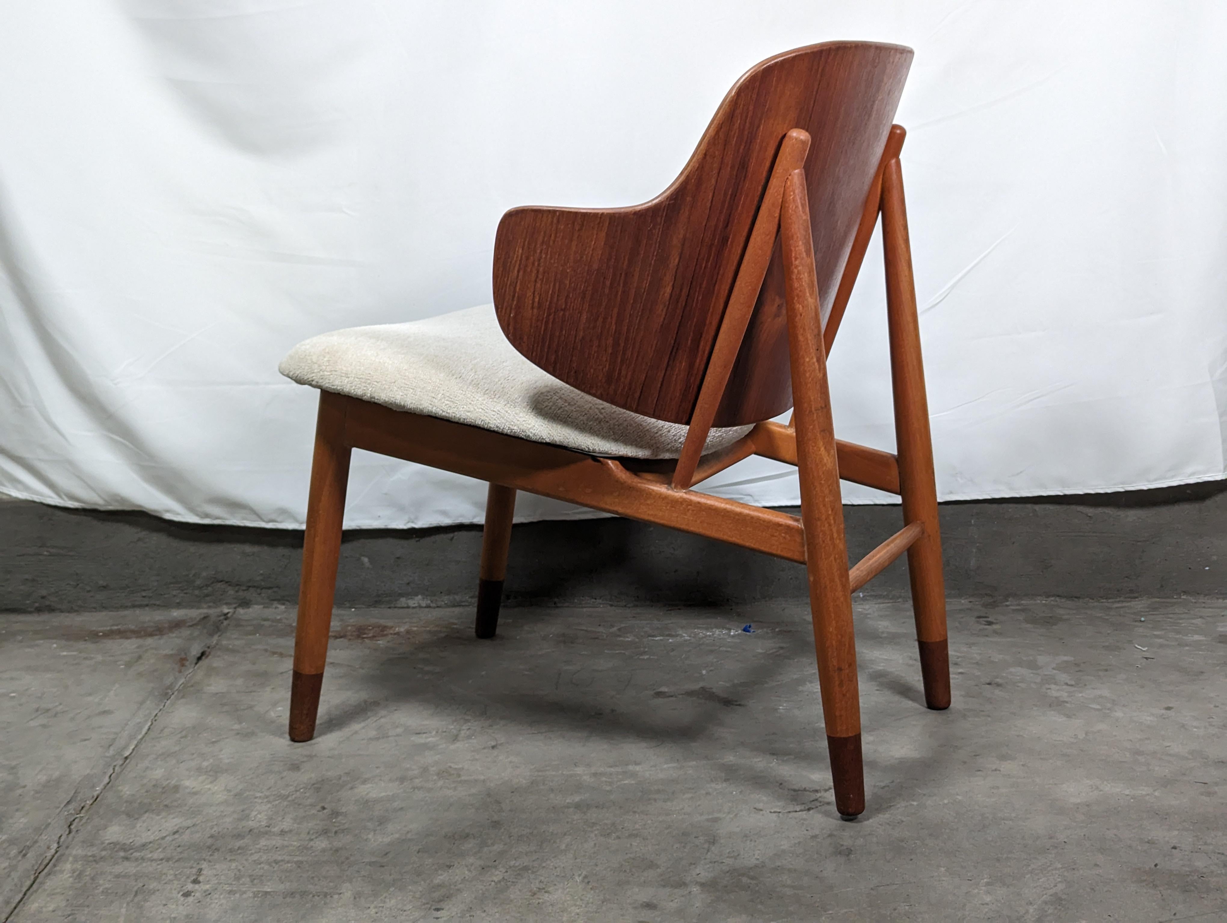 Mid Century Danish Teak & Beech Wood Penguin Chair by Ib Kofod-Larsen, c1950s For Sale 1