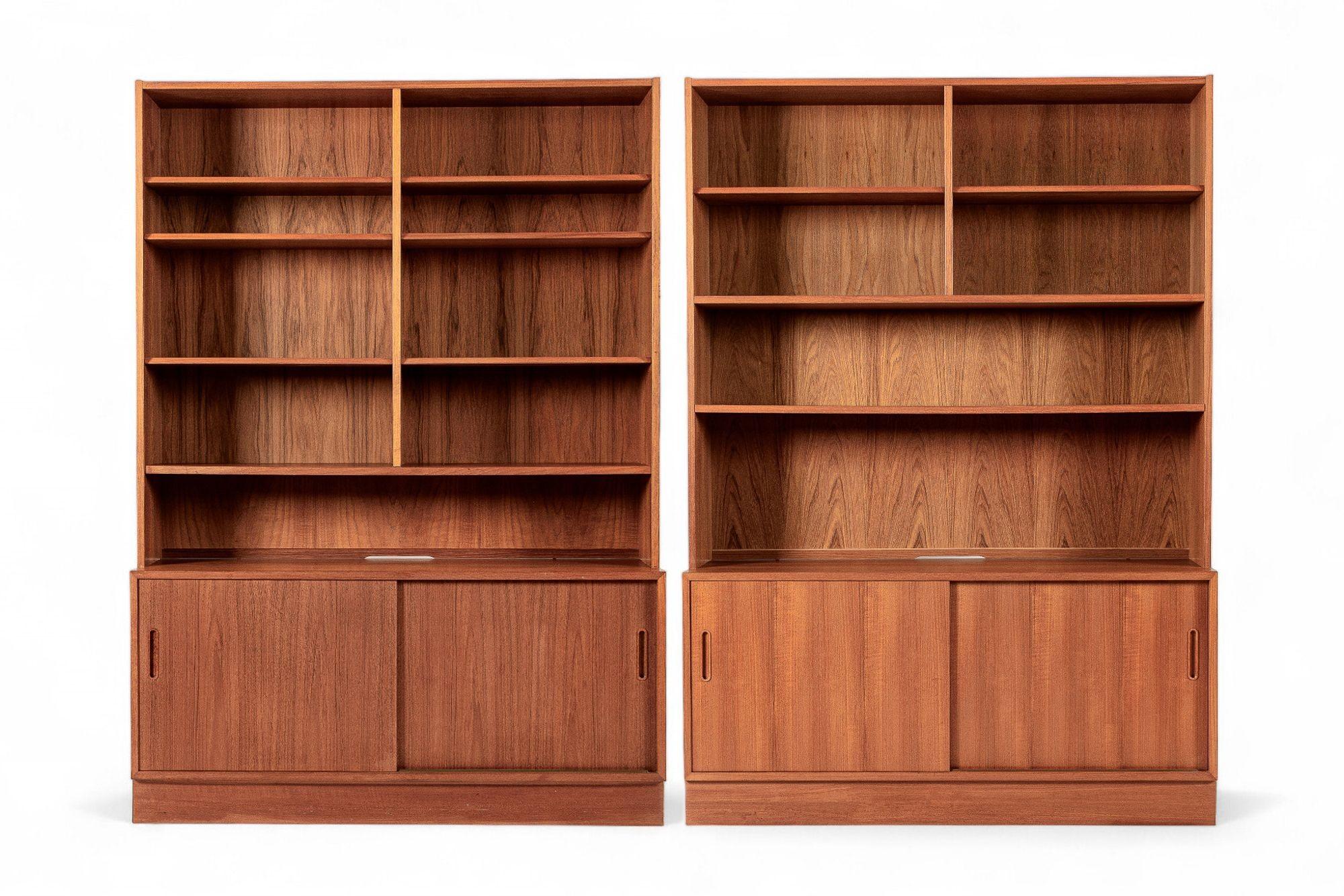 Mid Century Danish Teak Bücherregal, 2 passende Schränke verfügbar im Angebot 3