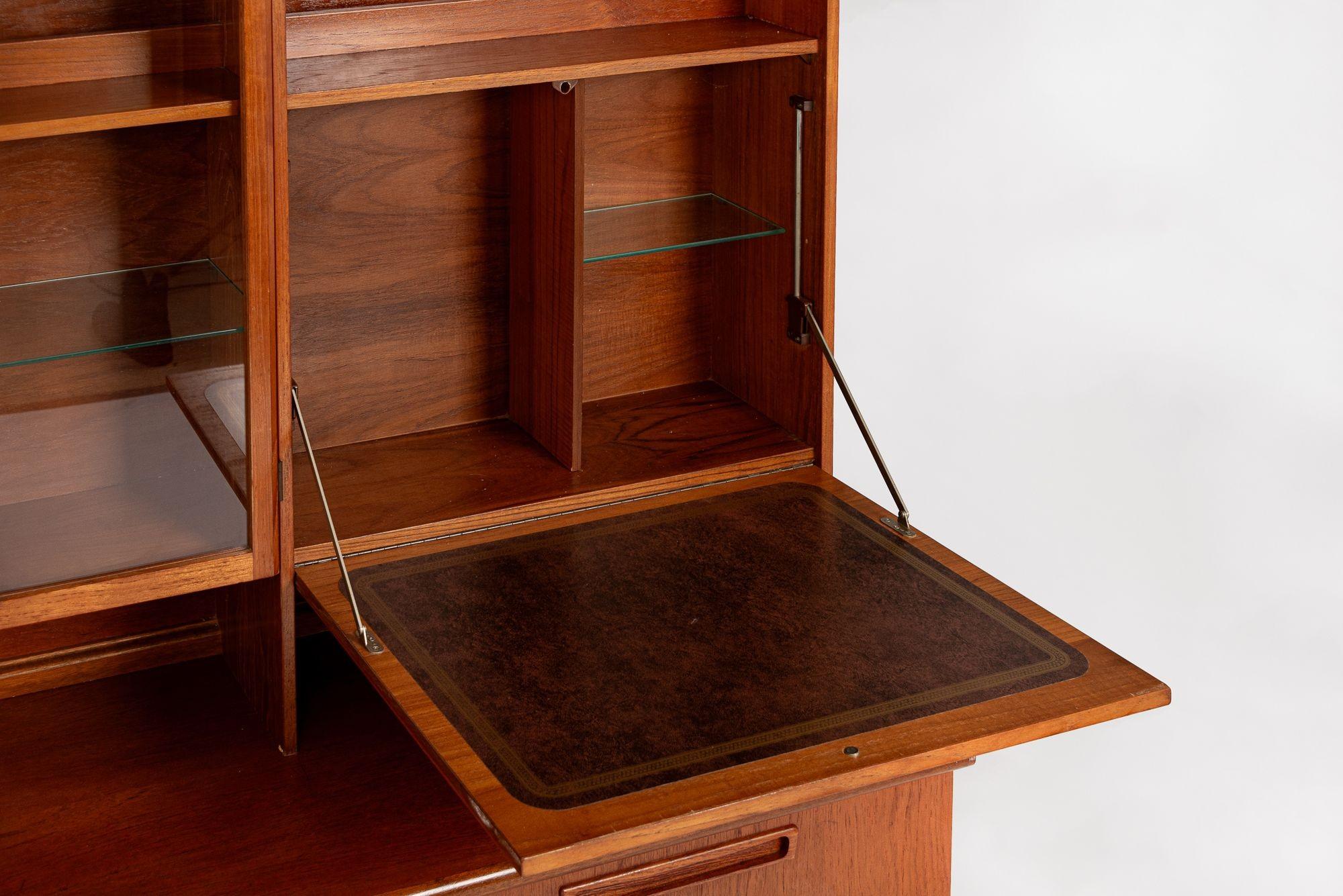 Mid Century Danish Teak Bookcase Wall Unit Cabinet For Sale 4