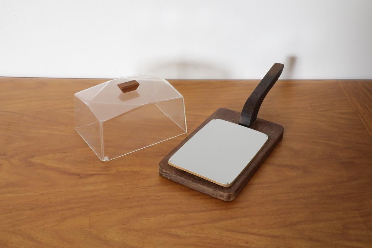 Dänisches Teakholz-Butter- oder Käsetablett aus der Mitte des Jahrhunderts mit Acryl-Deckel im Angebot 6