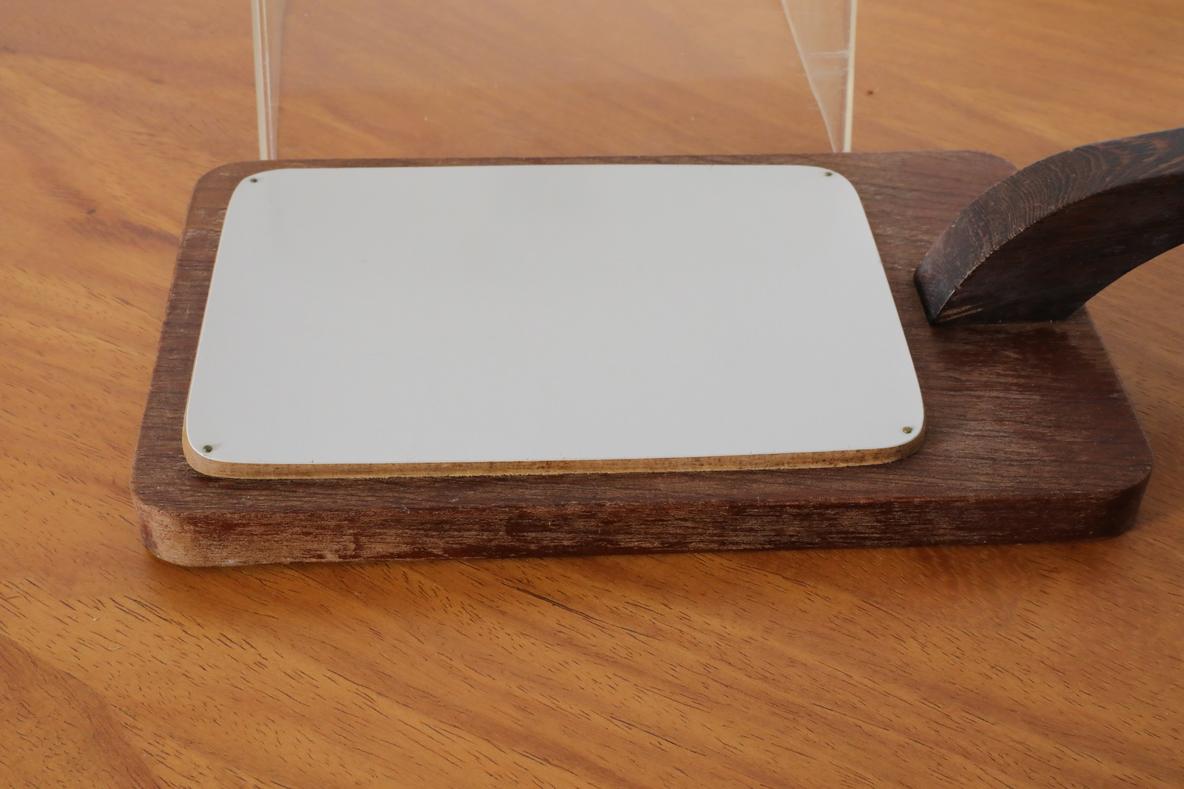 Dänisches Teakholz-Butter- oder Käsetablett aus der Mitte des Jahrhunderts mit Acryl-Deckel im Angebot 3
