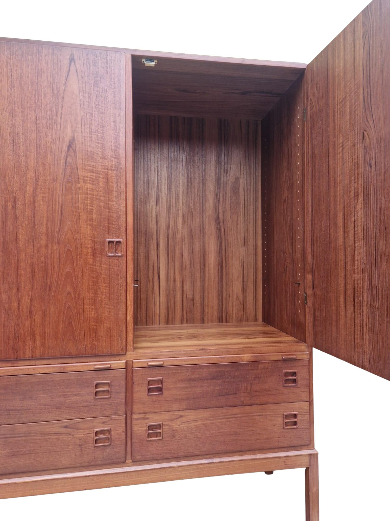 Mid-Century Danish Teak Cabinet by Johannes Andersen for B. Pedersen, 1960's For Sale 2