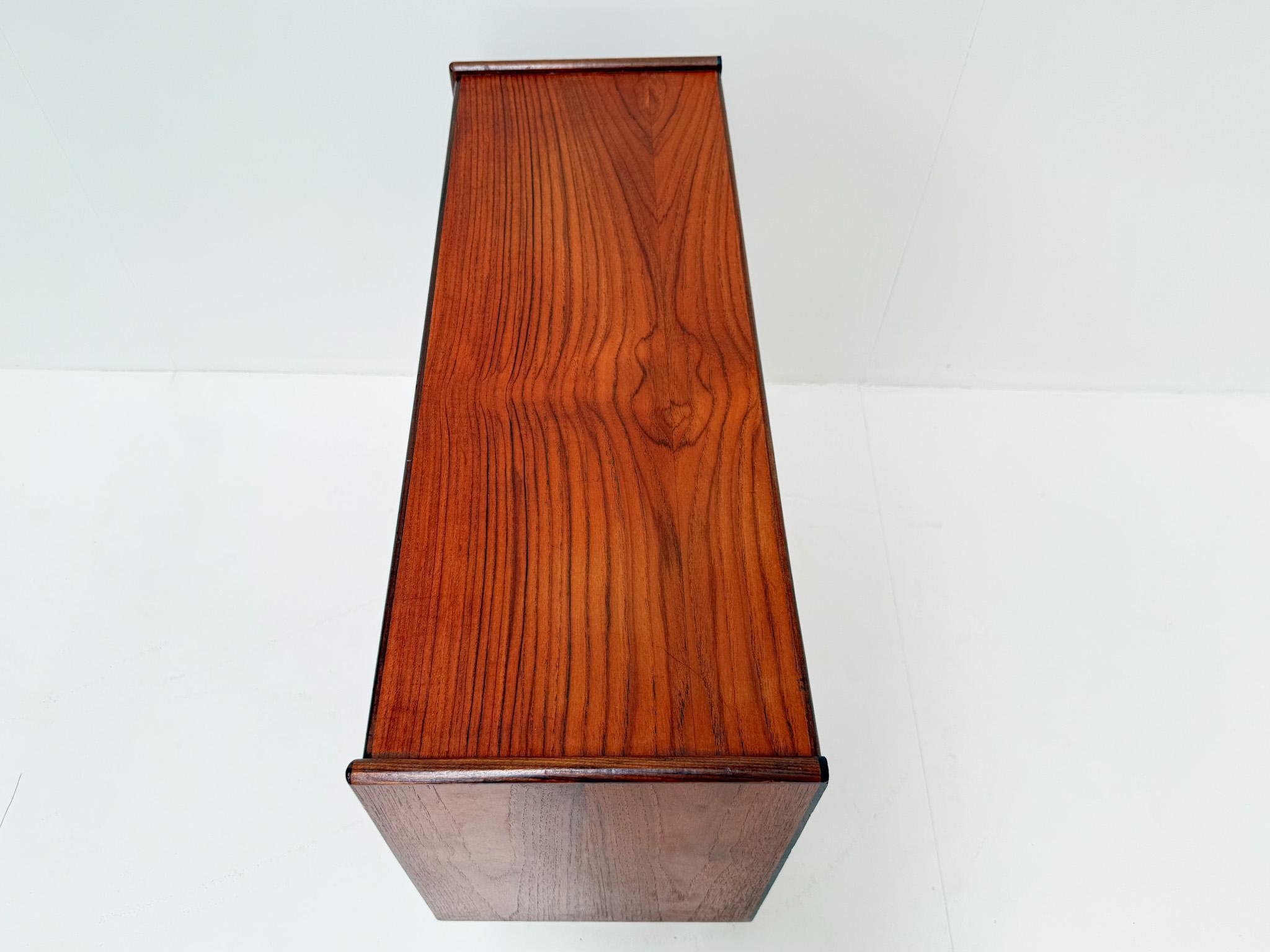 Mid-Century Danish Teak Chest of Drawers, 1960s In Good Condition For Sale In BERKEL EN RODENRIJS, NL