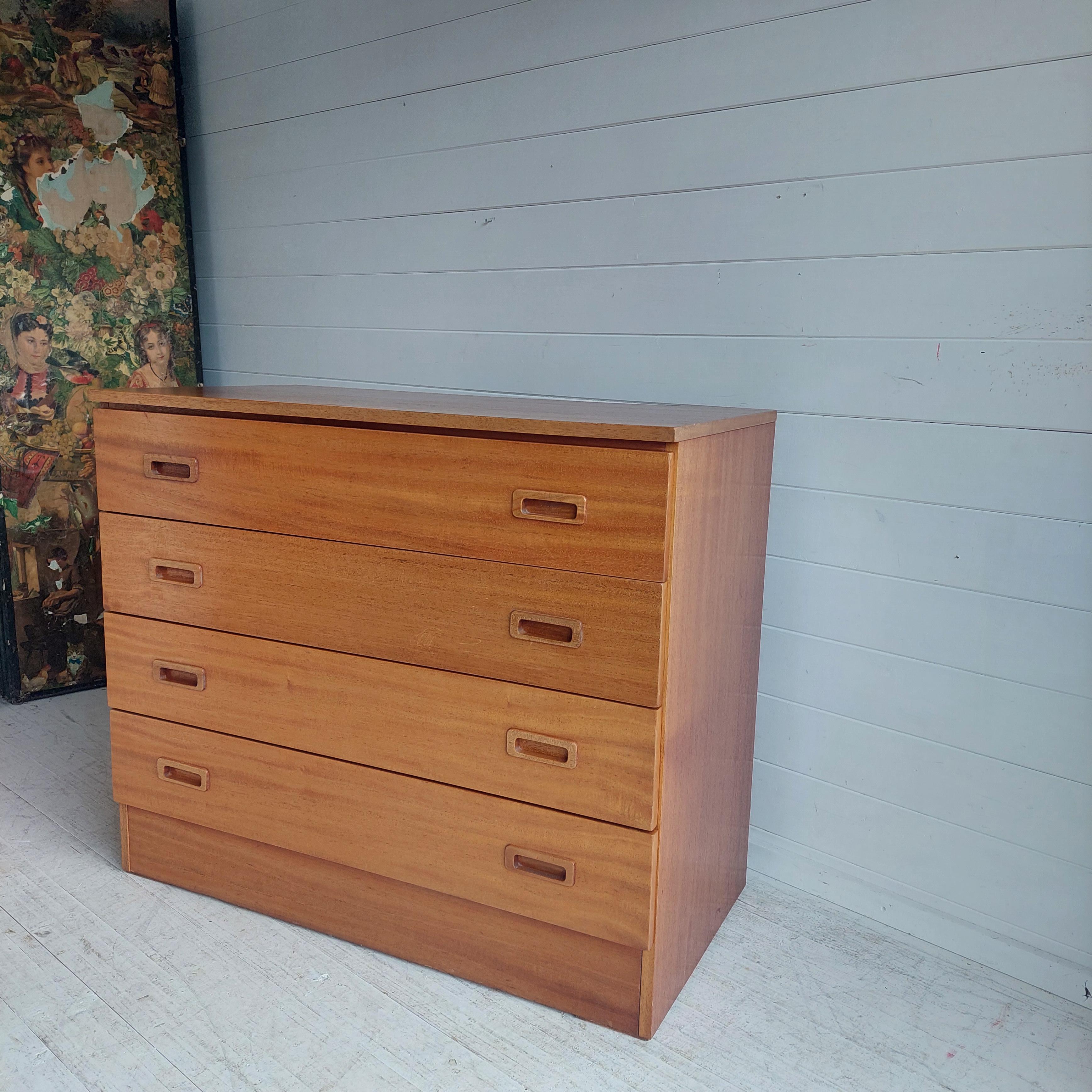 Mid Century Danish Teak Chest of Drawers Poul Hundevad style,  1960s In Good Condition In Leamington Spa, GB