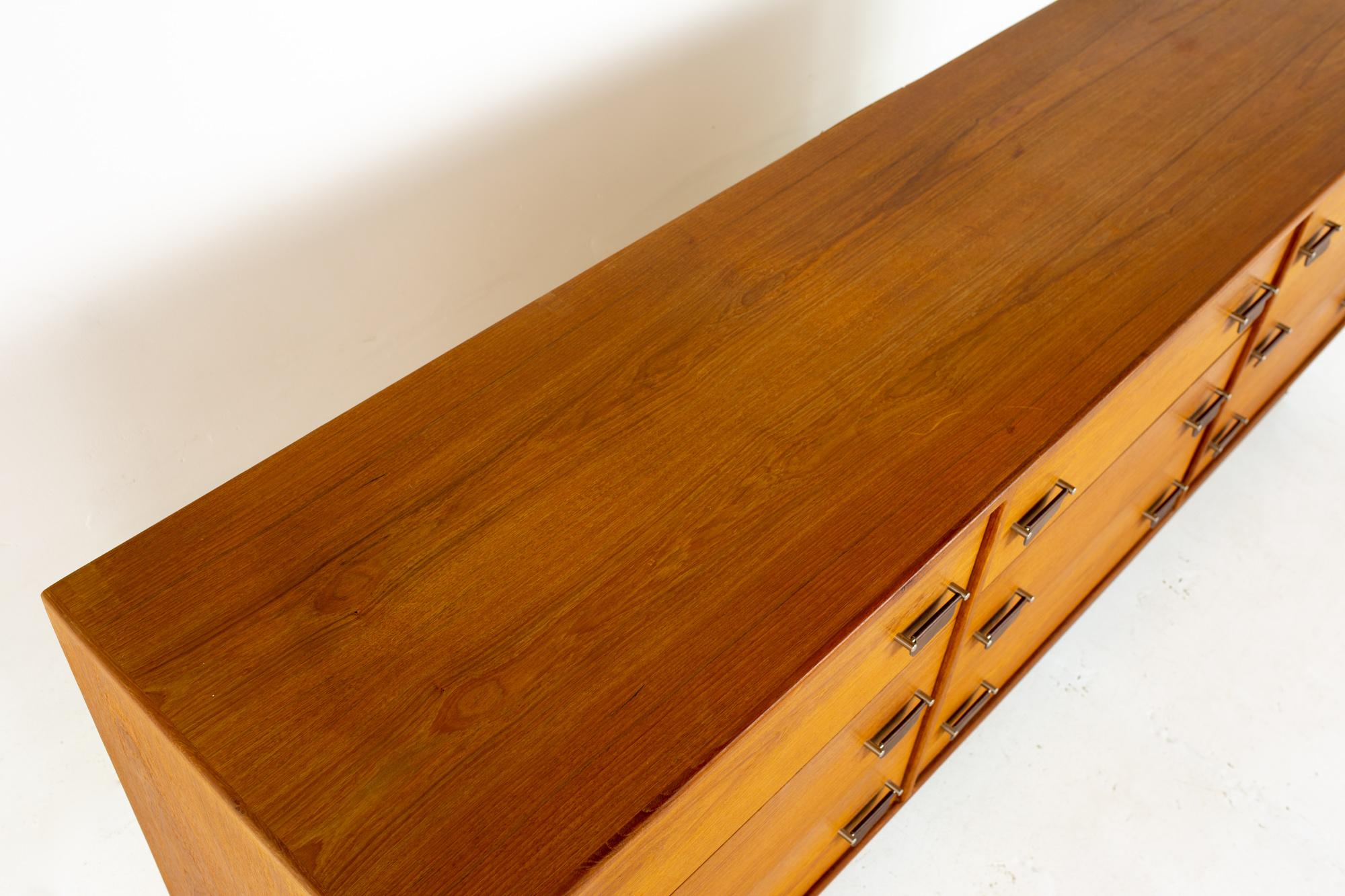 9 drawer teak dresser