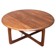 Table basse danoise en teck du milieu du siècle dernier par  Niels Bach, années 1970