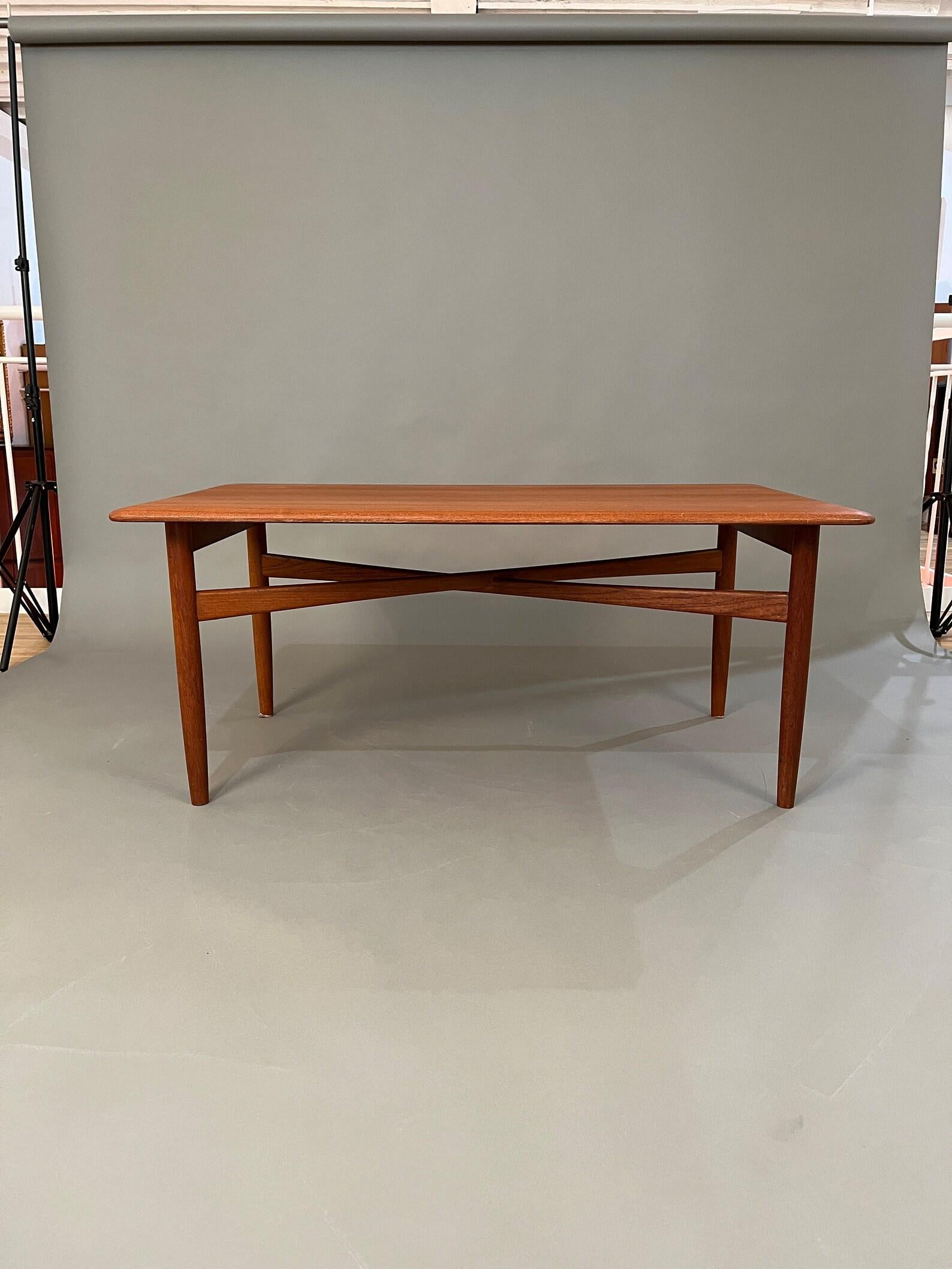 Late 20th Century Mid-Century Danish teak coffee table For Sale