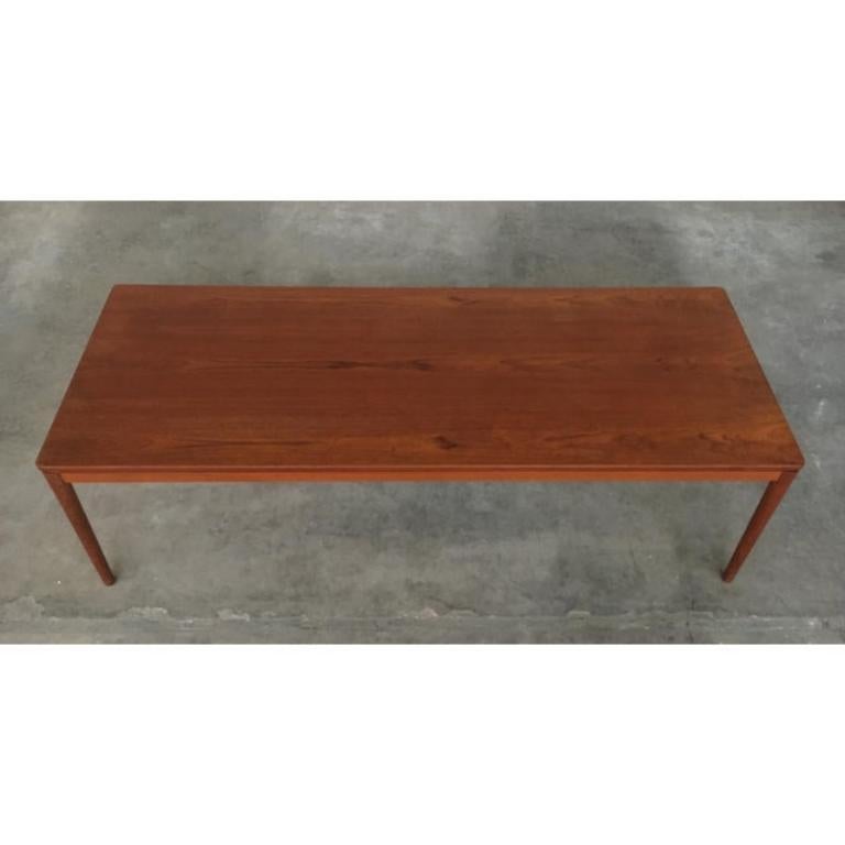 Dänischer Couchtisch aus Teakholz aus der Mitte des Jahrhunderts von Anton Kildebergs Møbelfabrik im Angebot 4