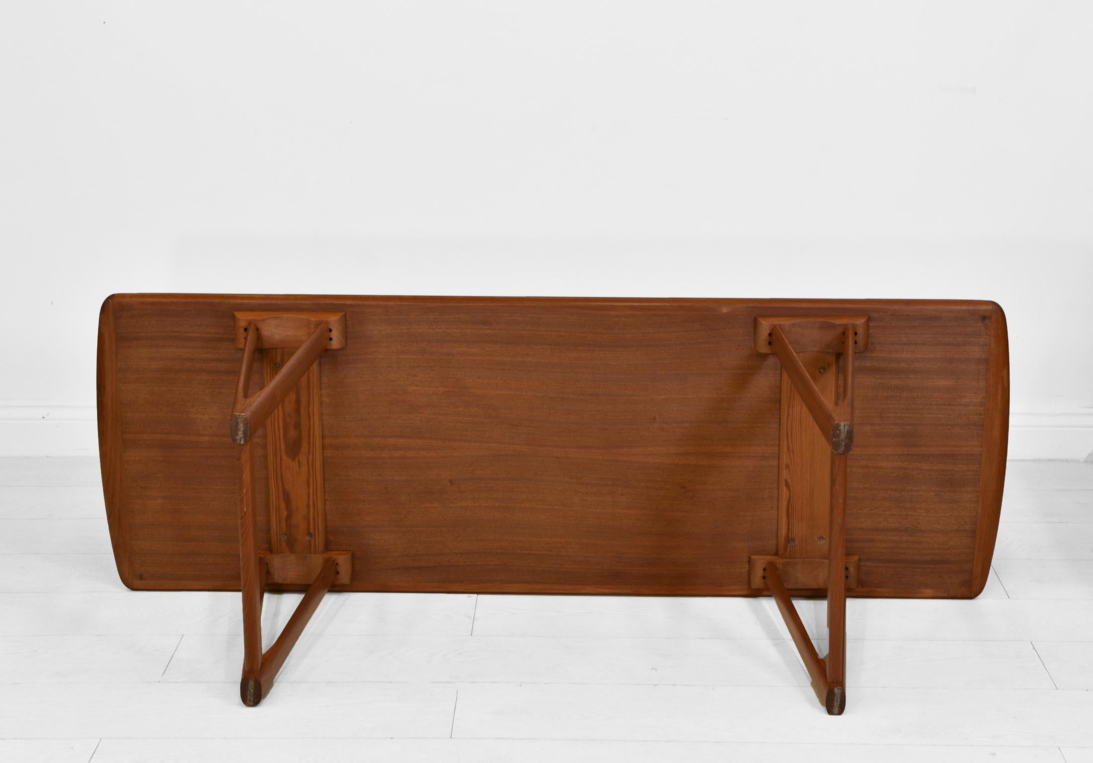 Mid Century Danish Teak Coffee Table on v Shape Supports and Lipped Top Edge For Sale 5