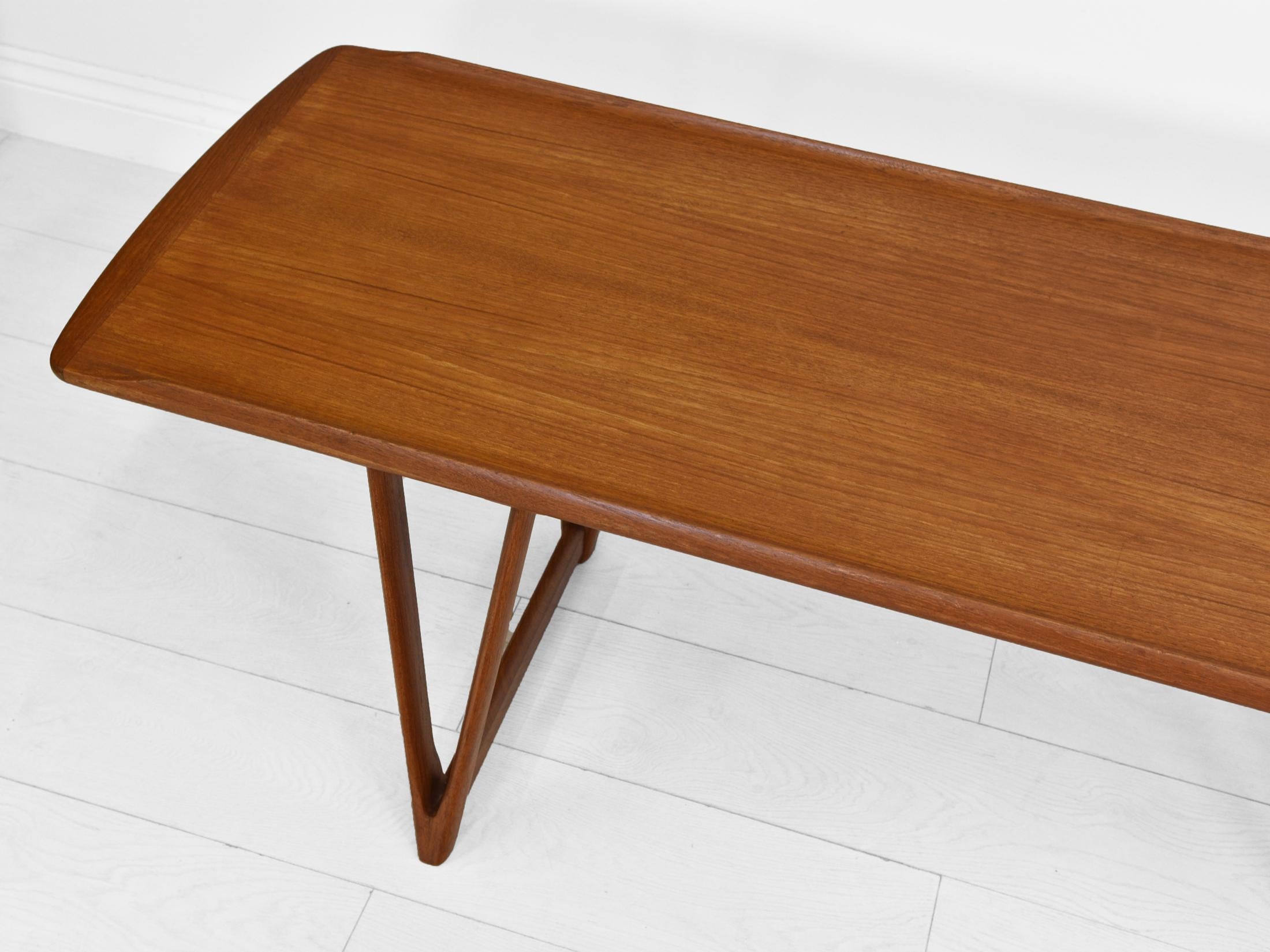 Mid Century Danish Teak Coffee Table on v Shape Supports and Lipped Top Edge For Sale 2