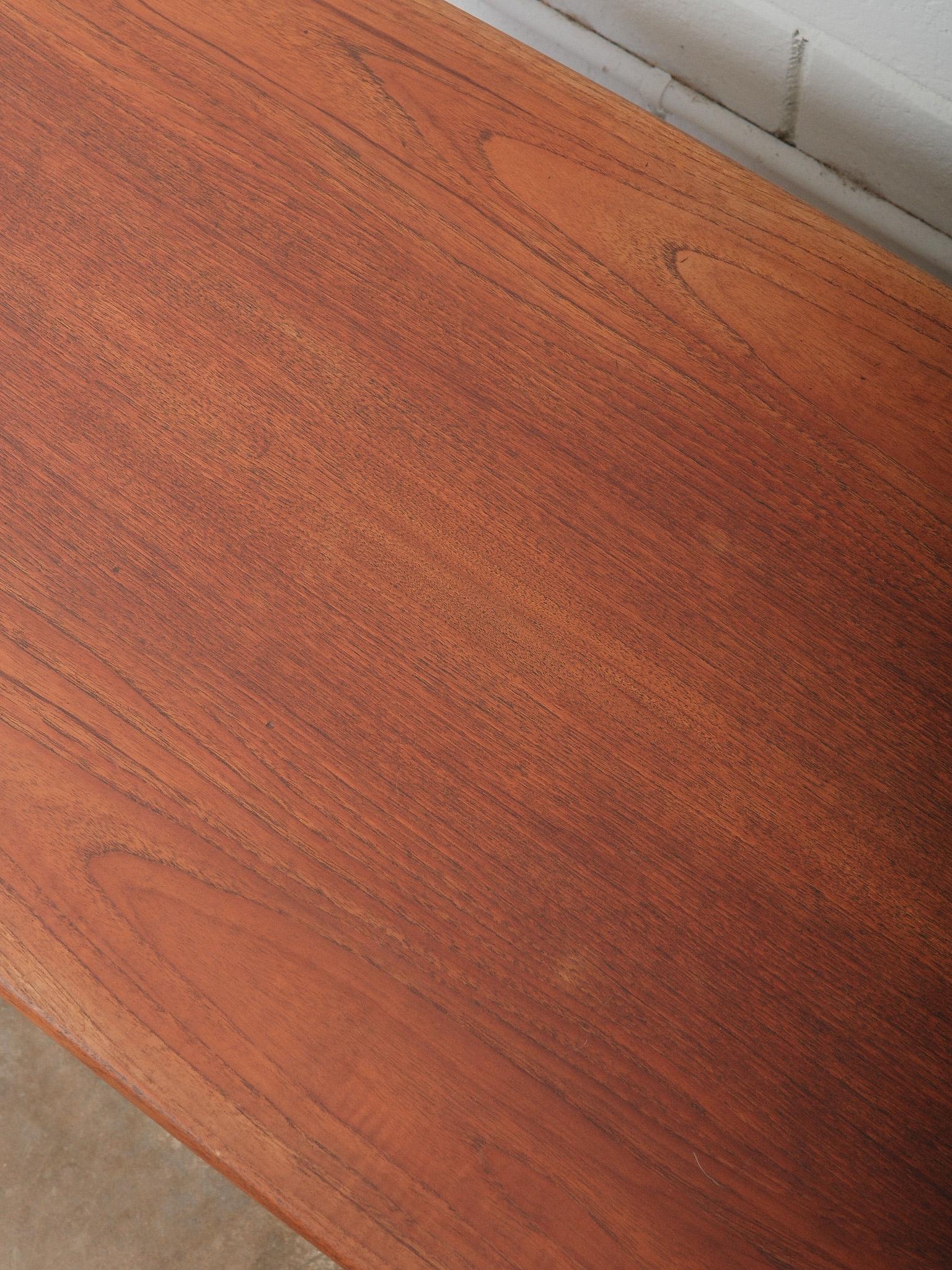 Mid-Century Danish Teak Coffee Table With Floating Shelf In Good Condition For Sale In High Point, NC