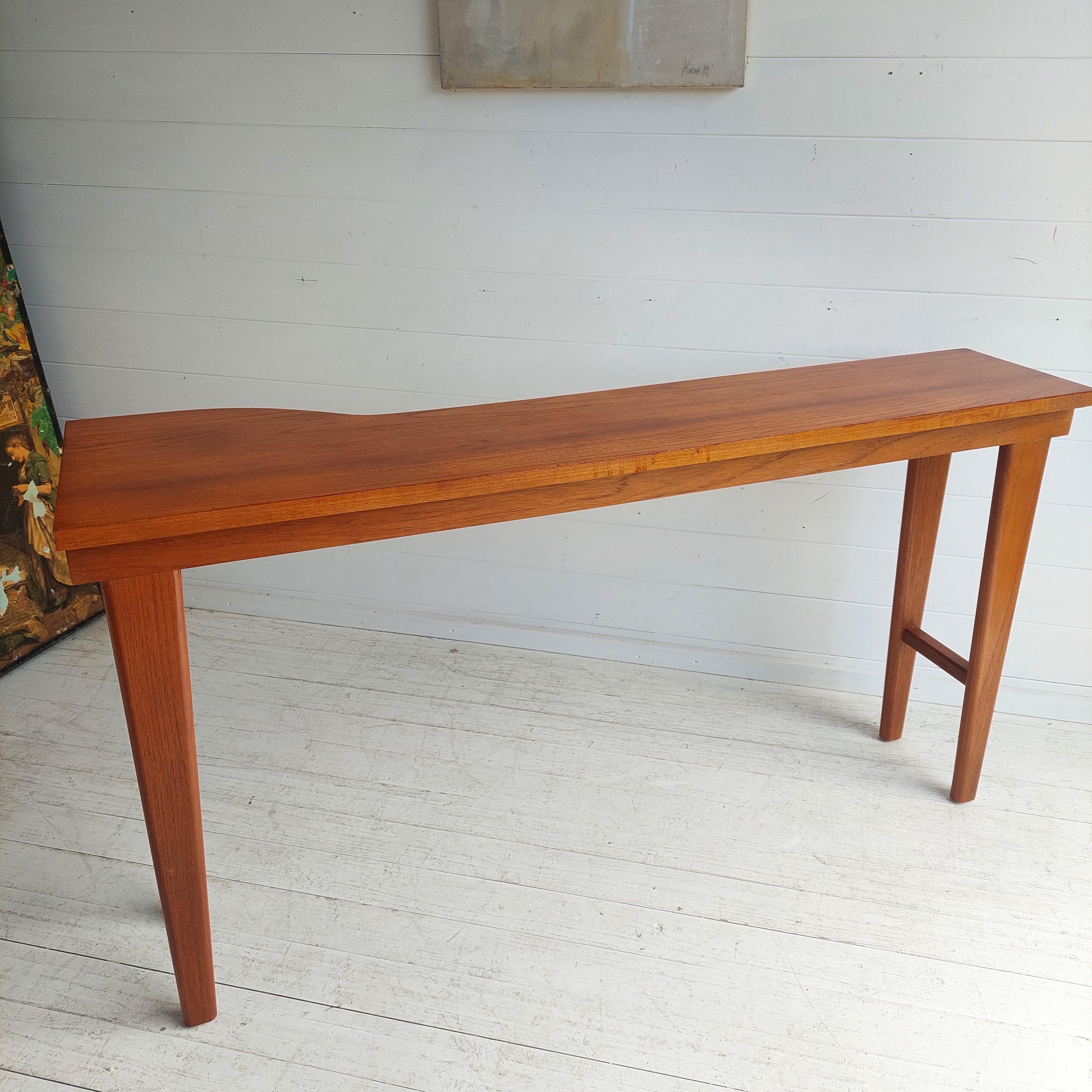 Table console danoise du milieu du siècle dernier, table d'appoint scandinave des années 1960 12