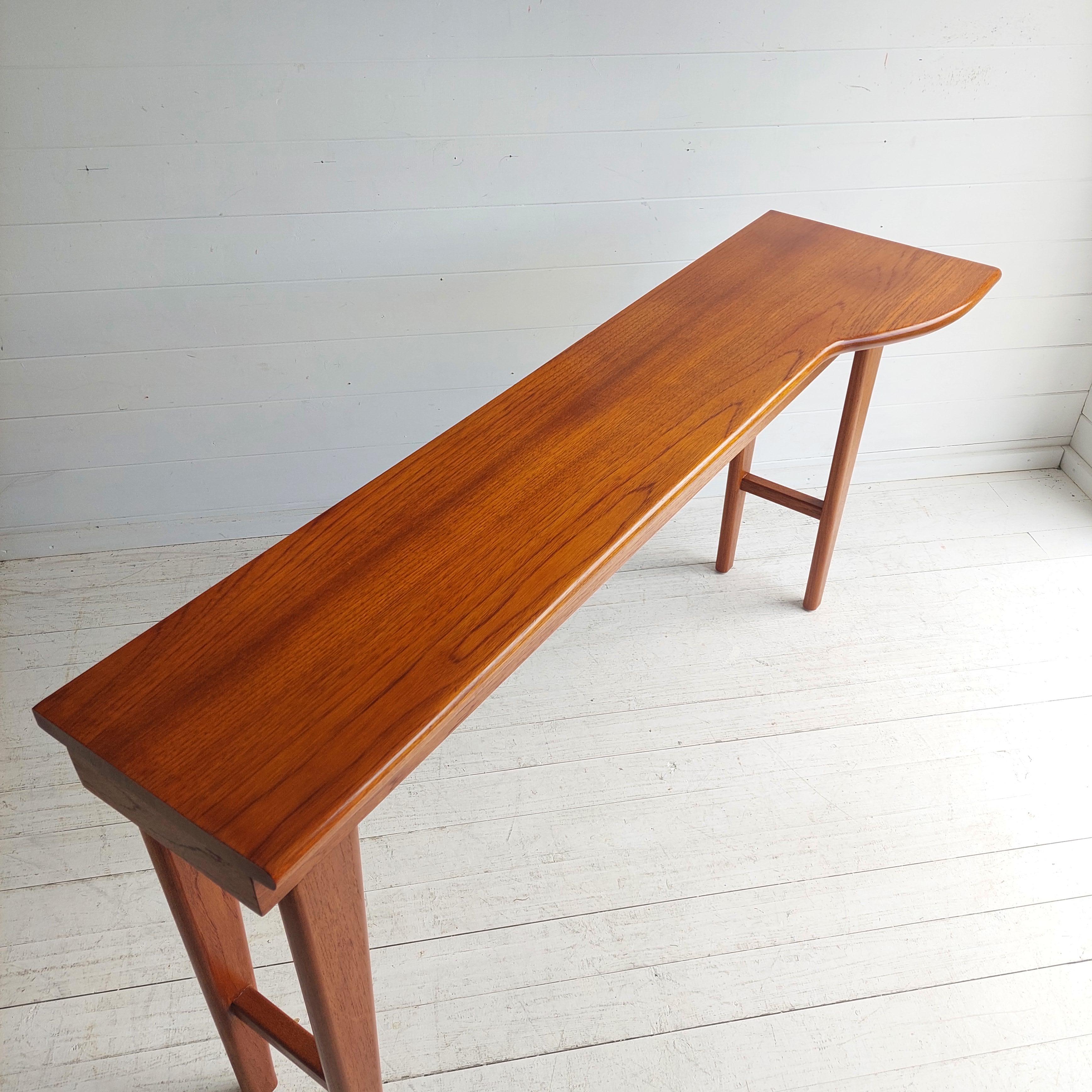 Table console danoise du milieu du siècle dernier, table d'appoint scandinave des années 1960 1