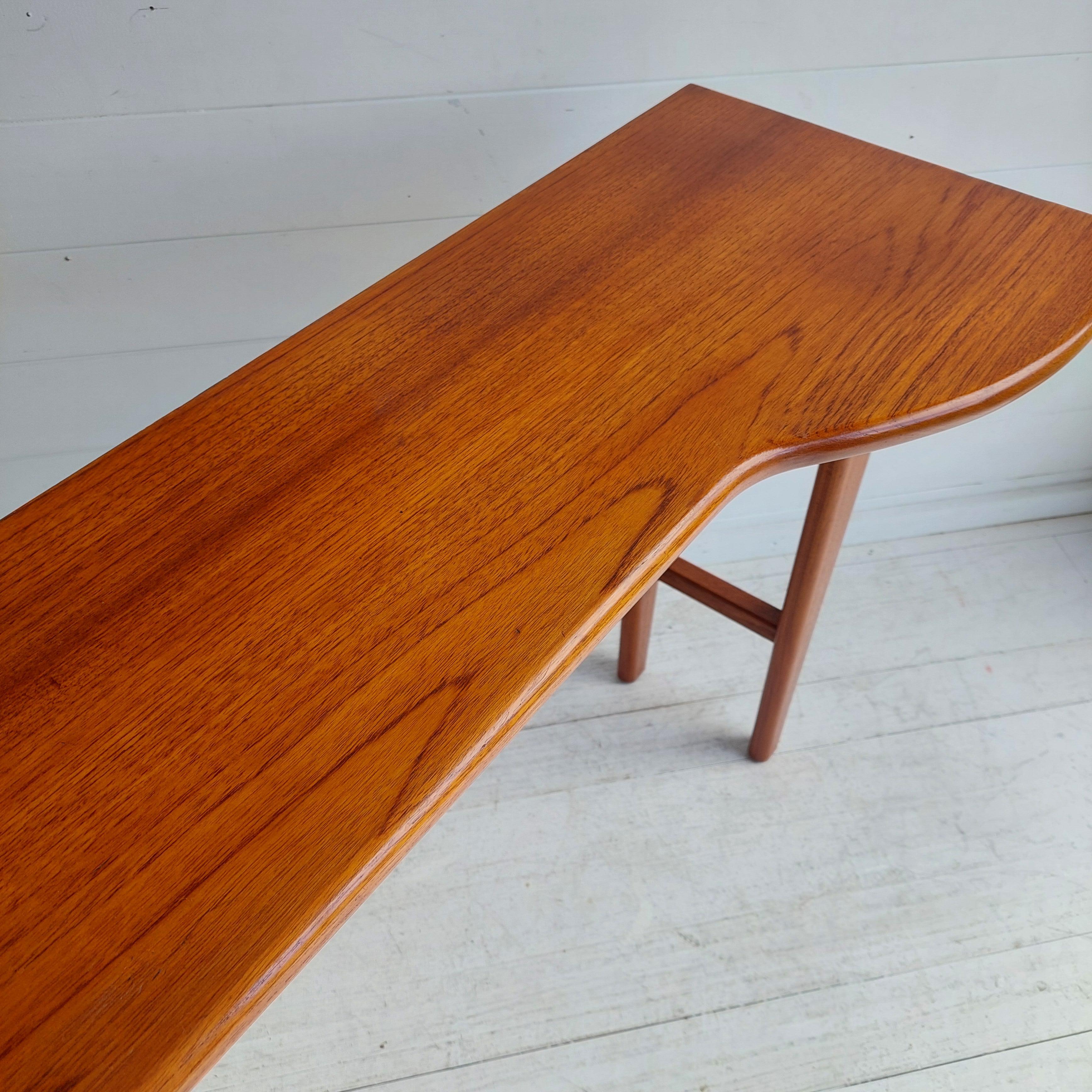 Table console danoise du milieu du siècle dernier, table d'appoint scandinave des années 1960 2