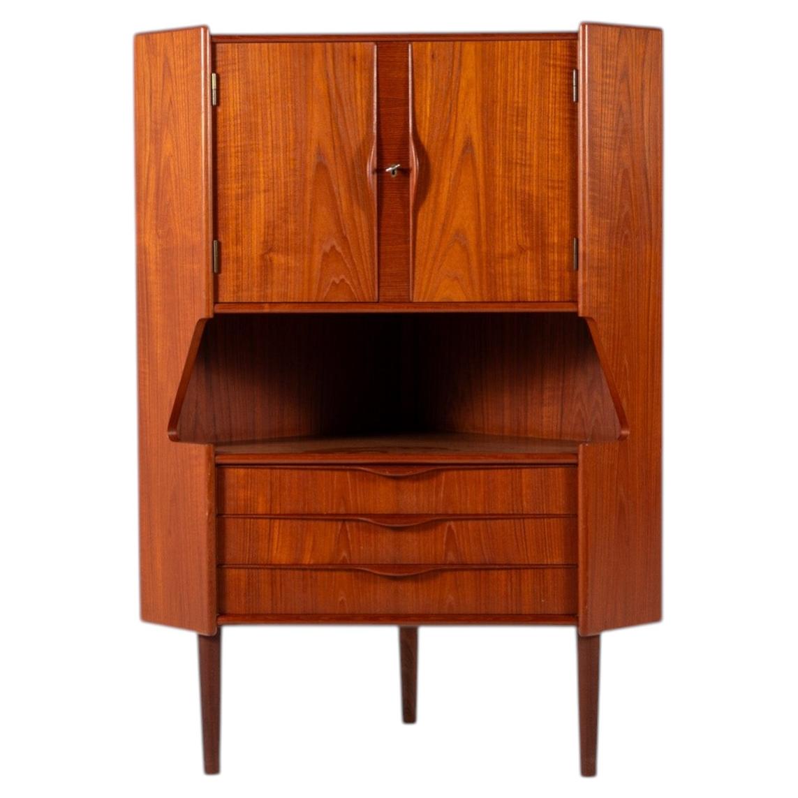 Mid-Century Danish Teak Corner Bar Cabinet, 1960s