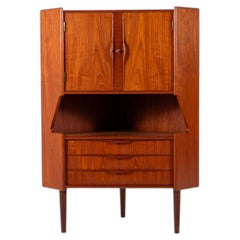 Meuble de bar d'angle danois en teck du milieu du siècle, années 1960