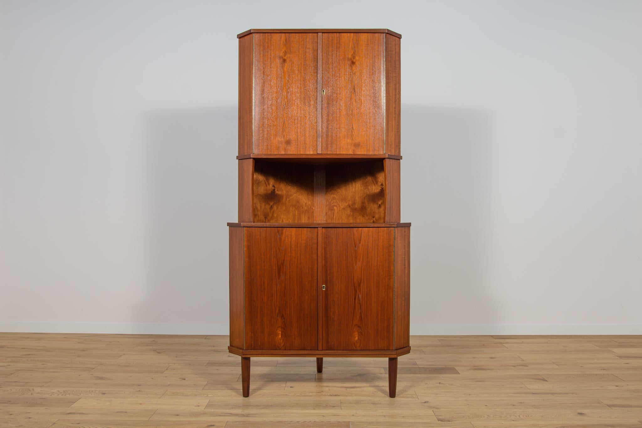 Mid-Century moderno Mobile angolare danese di metà secolo in teak, anni '60 in vendita
