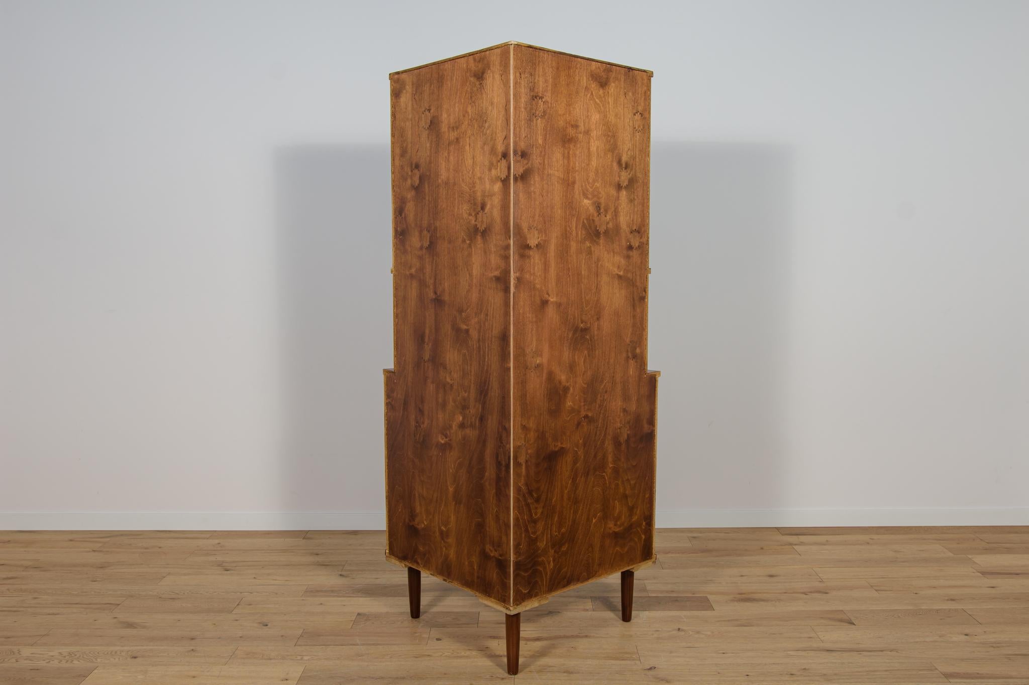 Mobile angolare danese di metà secolo in teak, anni '60 In condizioni ottime in vendita a GNIEZNO, 30