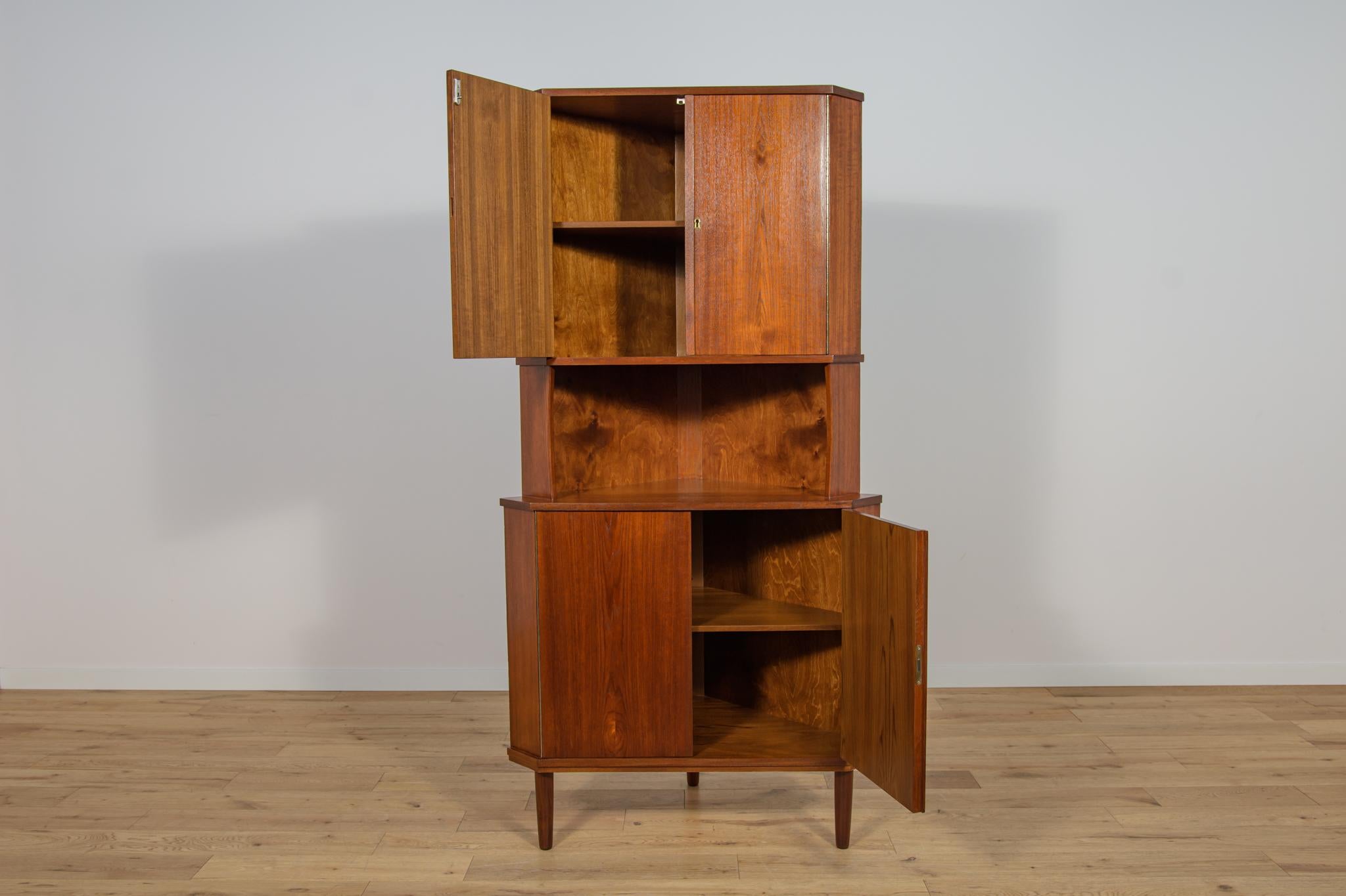 Teak Mobile angolare danese di metà secolo in teak, anni '60 in vendita
