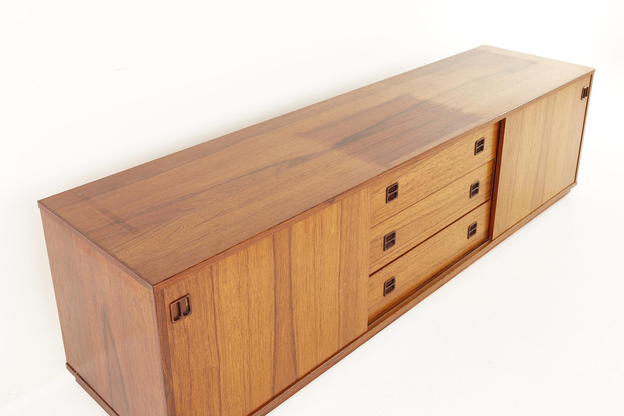 Mid Century Danish Teak Credenza and Hutch 8
