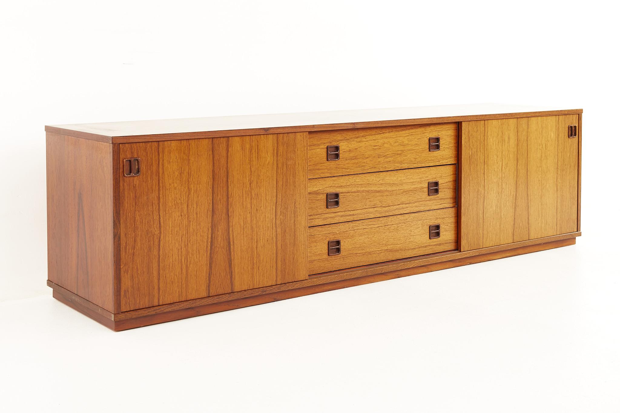 Mid Century Danish Teak Credenza and Hutch 10