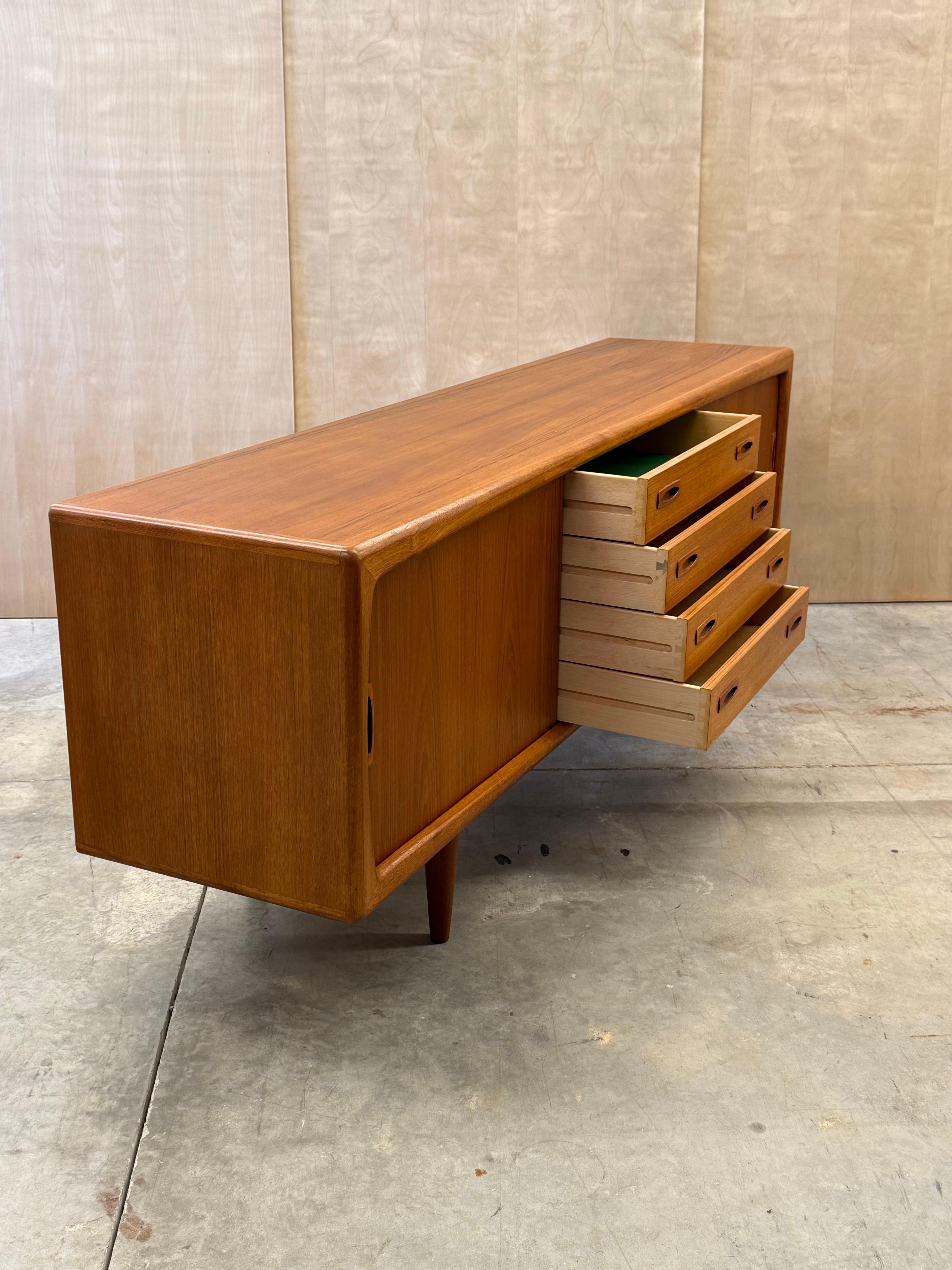 Mid-Century Danish Teak Credenza by H.P. Hansen For Sale 5