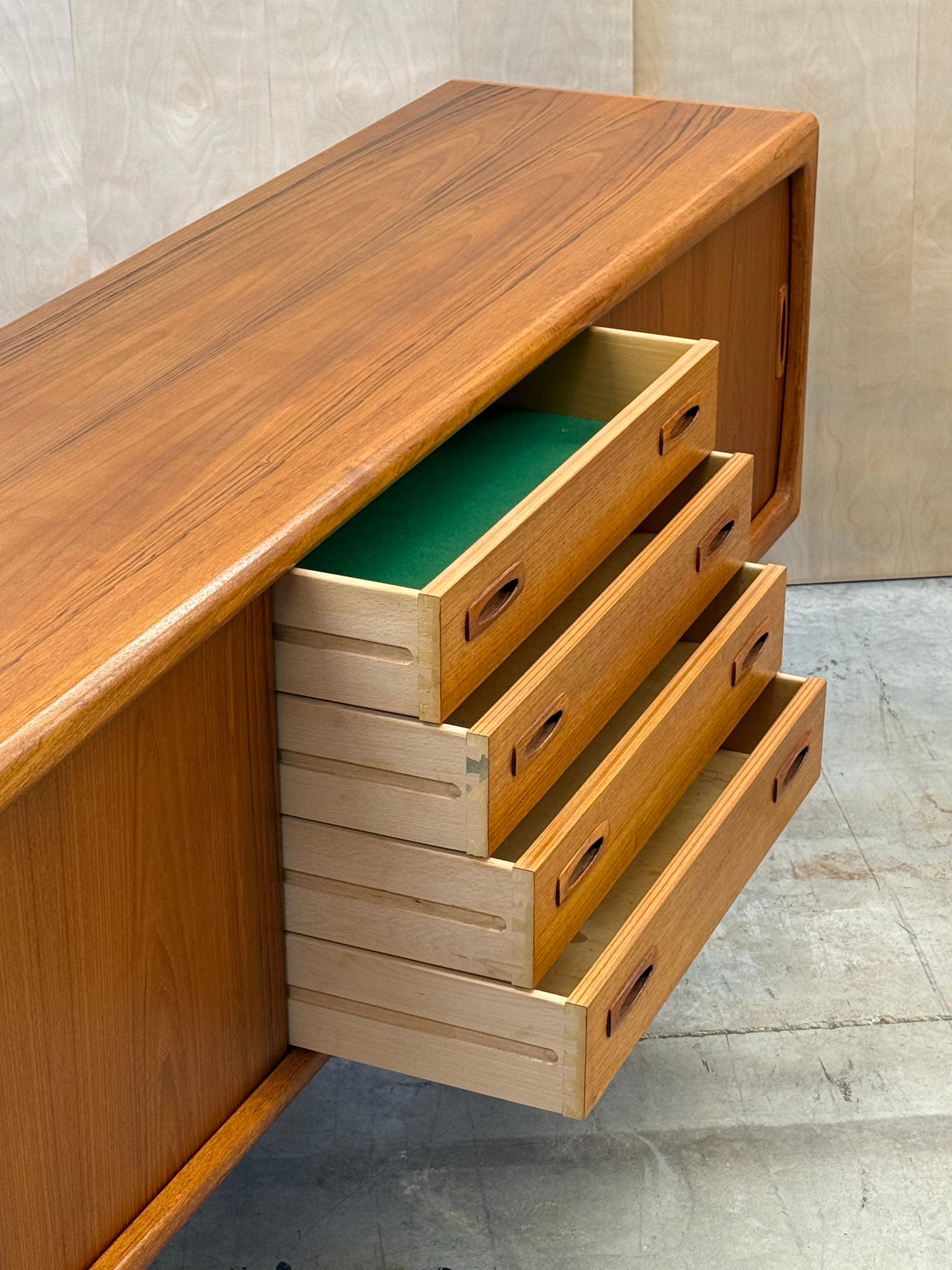 Mid-Century Danish Teak Credenza by H.P. Hansen For Sale 7