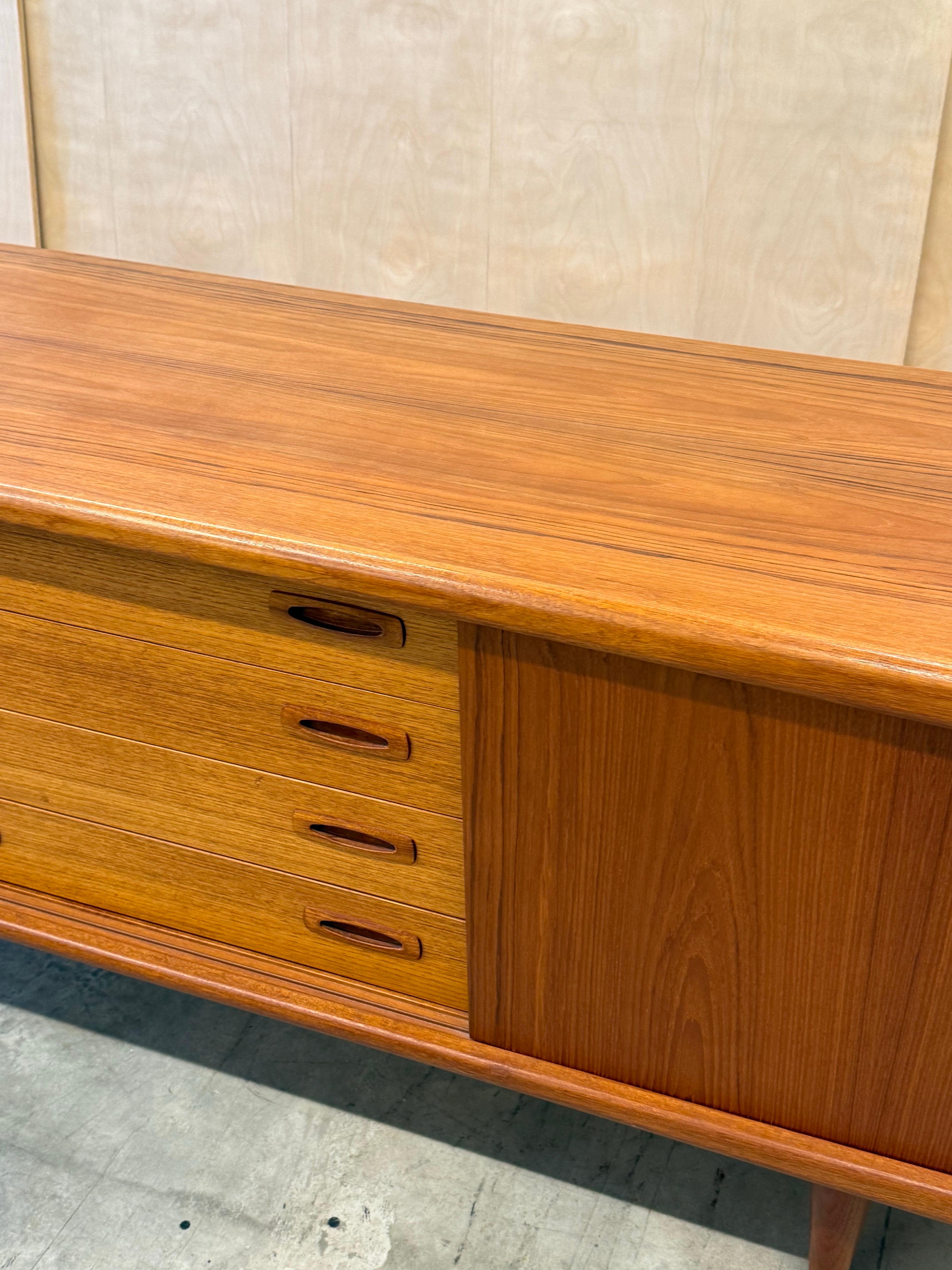 Mid-Century Danish Teak Credenza by H.P. Hansen For Sale 8