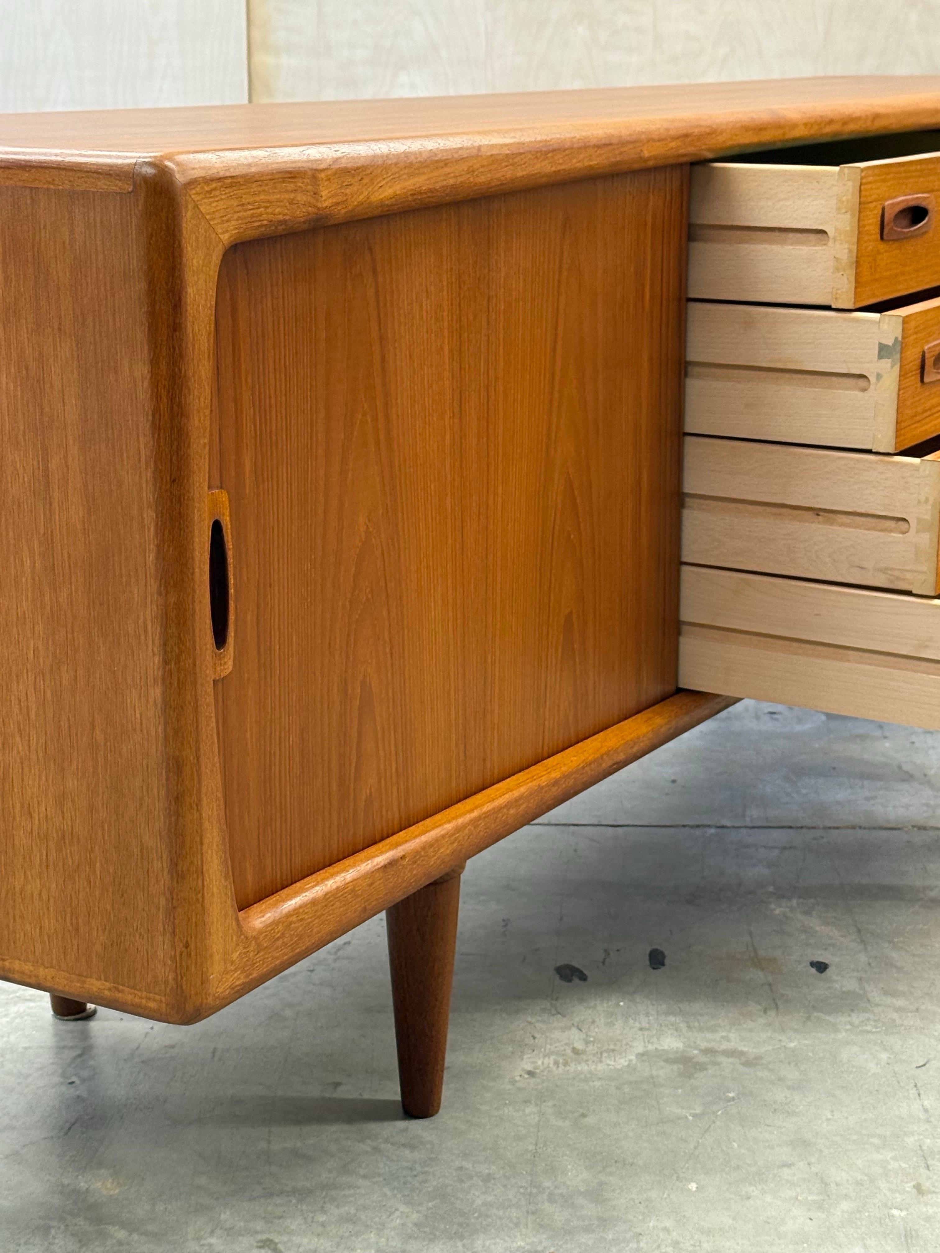 Mid-Century Danish Teak Credenza by H.P. Hansen For Sale 10