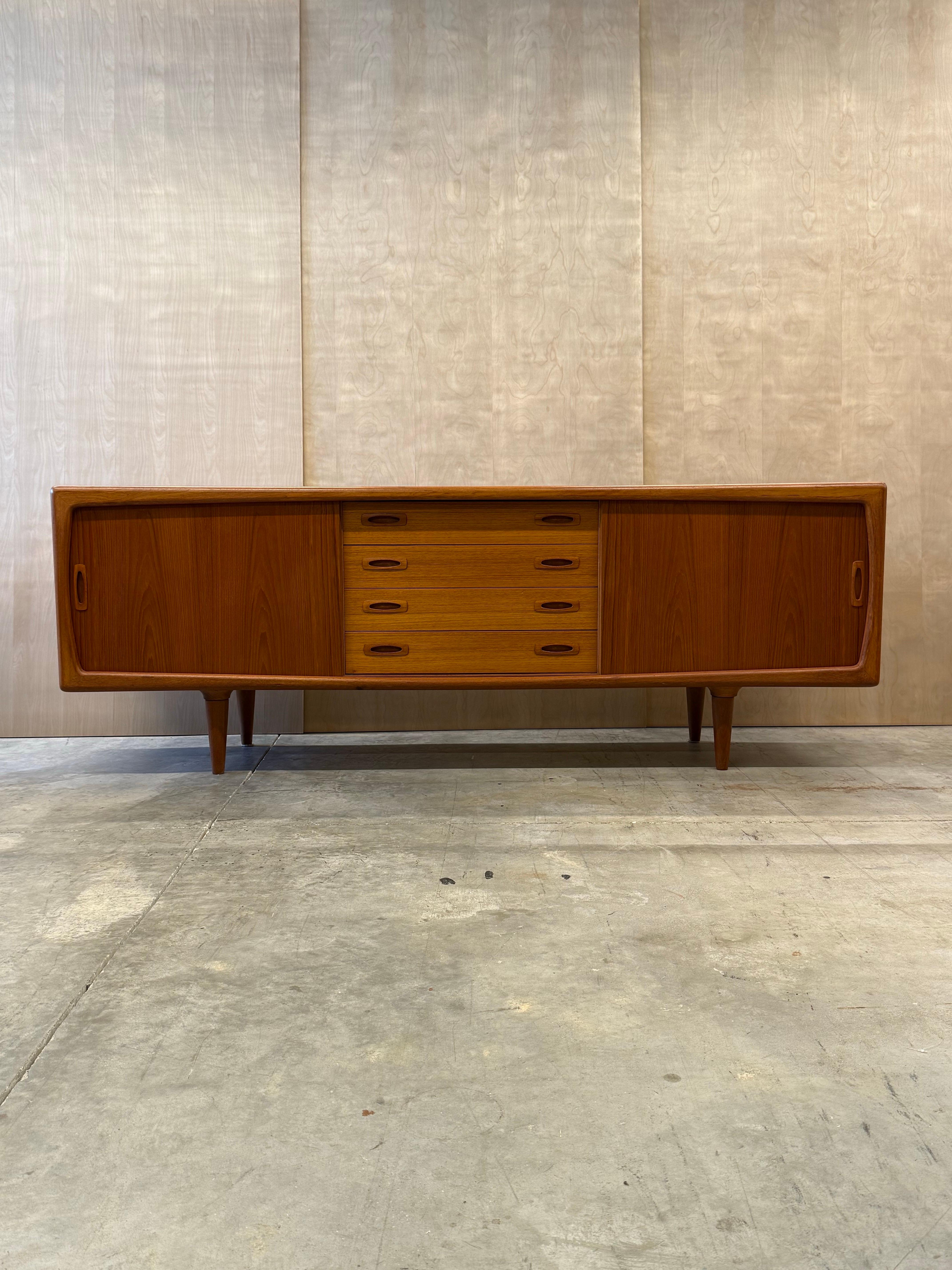 Mid-Century Danish Teak Credenza by H.P. Hansen In Good Condition For Sale In Raleigh, NC