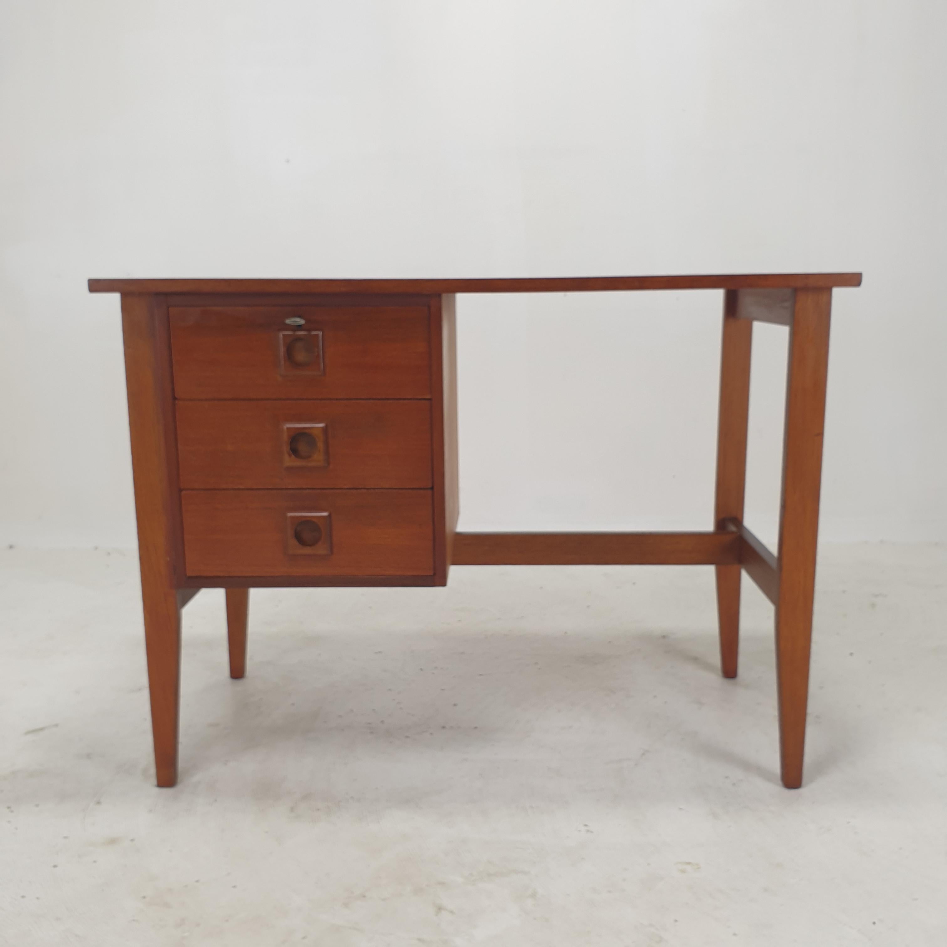 Mid-Century Danish Teak Desk, 1970s In Good Condition For Sale In Oud Beijerland, NL