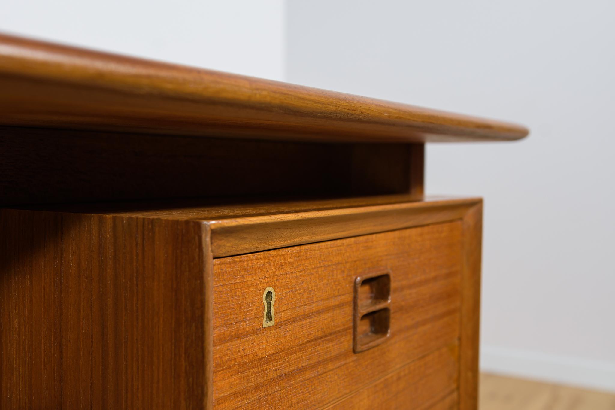 Dänischer Teakholz-Schreibtisch aus der Jahrhundertmitte von Arne Vodder für Sibast, 1960er Jahre im Angebot 9