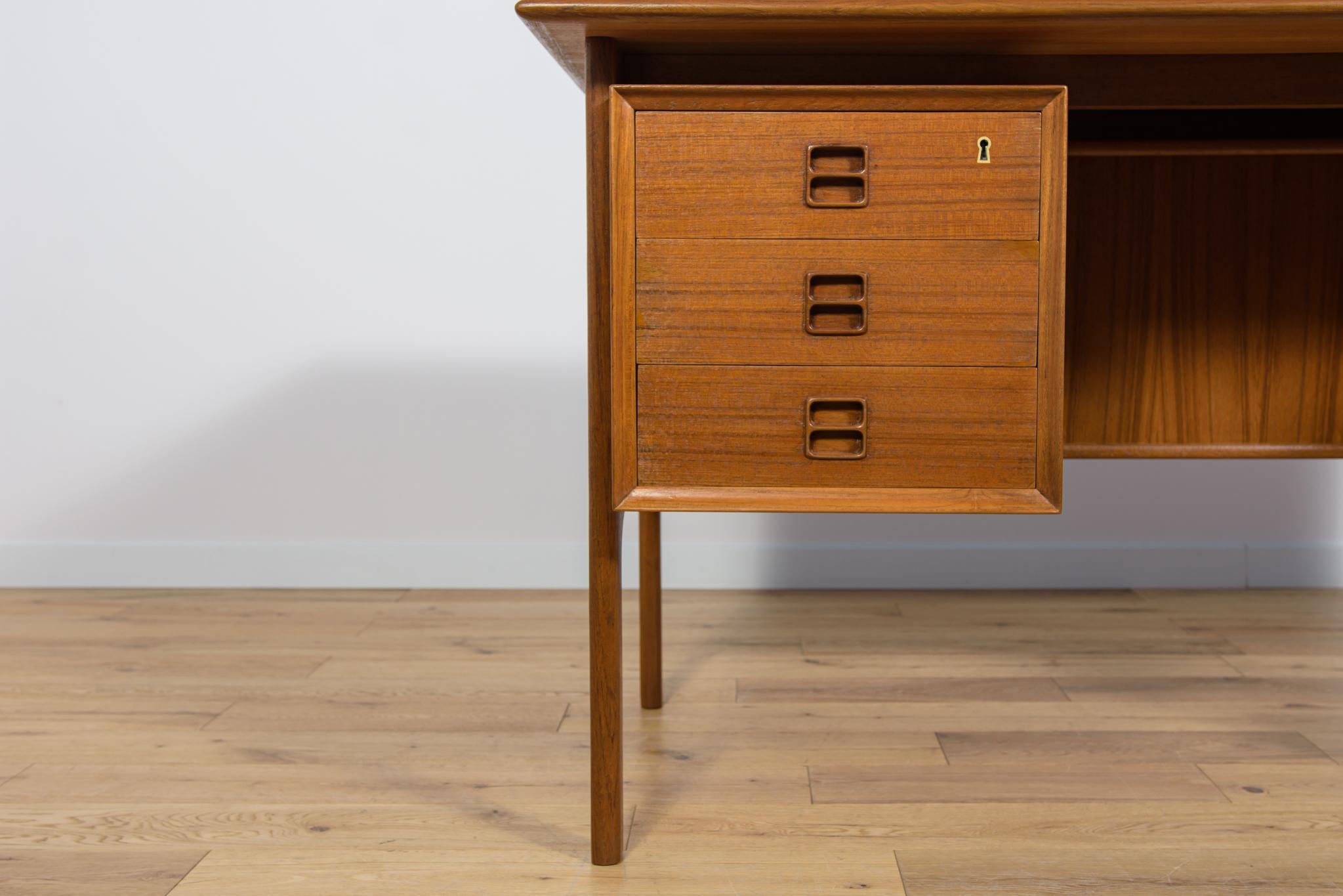 Dänischer Teakholz-Schreibtisch aus der Jahrhundertmitte von Arne Vodder für Sibast, 1960er Jahre im Angebot 10