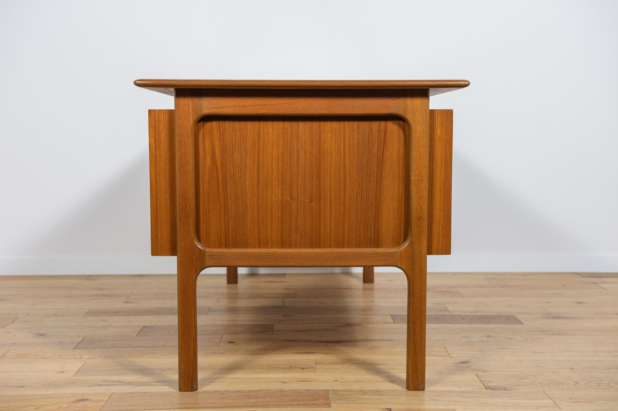 Dänischer Teakholz-Schreibtisch aus der Jahrhundertmitte von Arne Vodder für Sibast, 1960er Jahre im Angebot 1