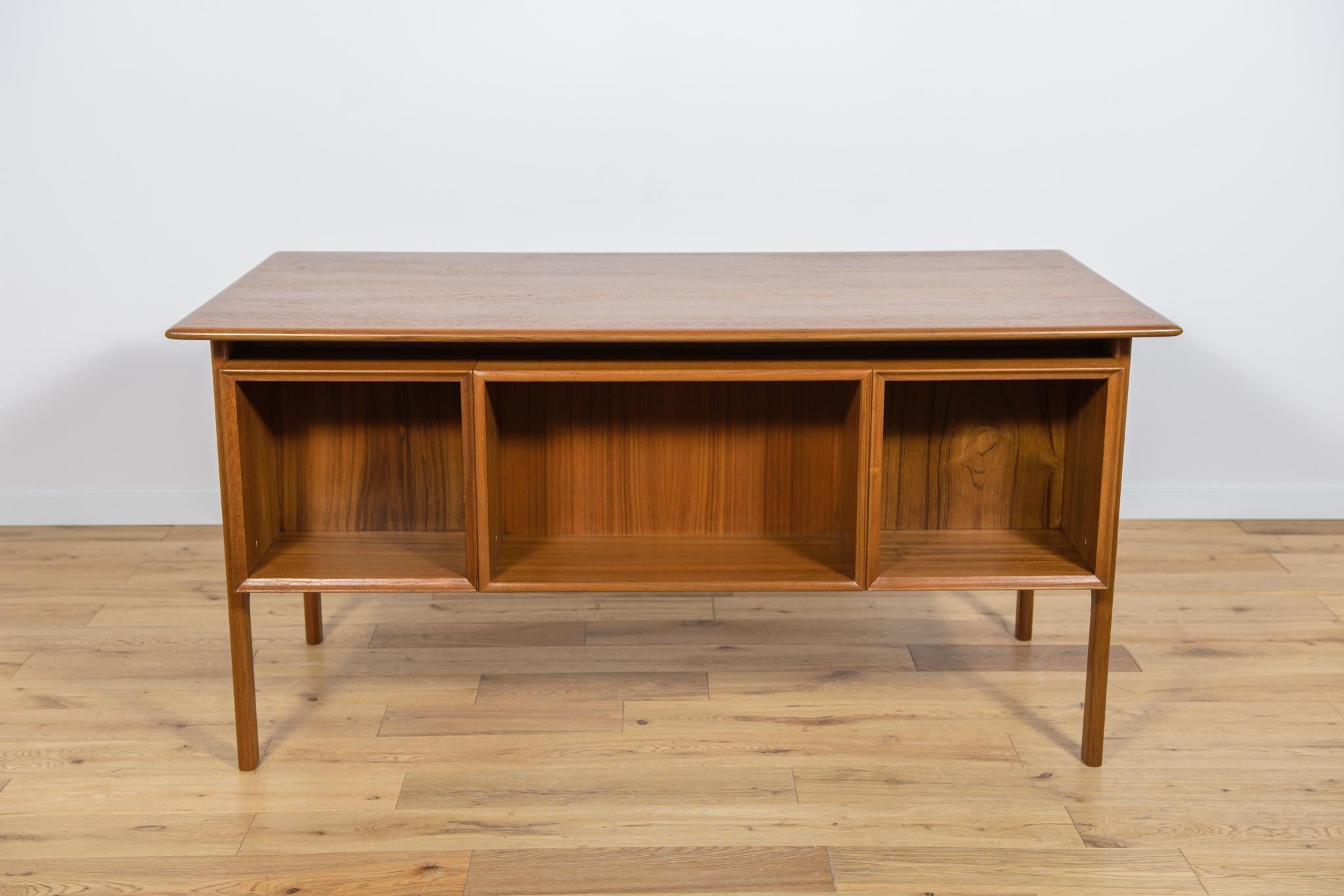 Dänischer Teakholz-Schreibtisch aus der Jahrhundertmitte von Arne Vodder für Sibast, 1960er Jahre im Angebot 2