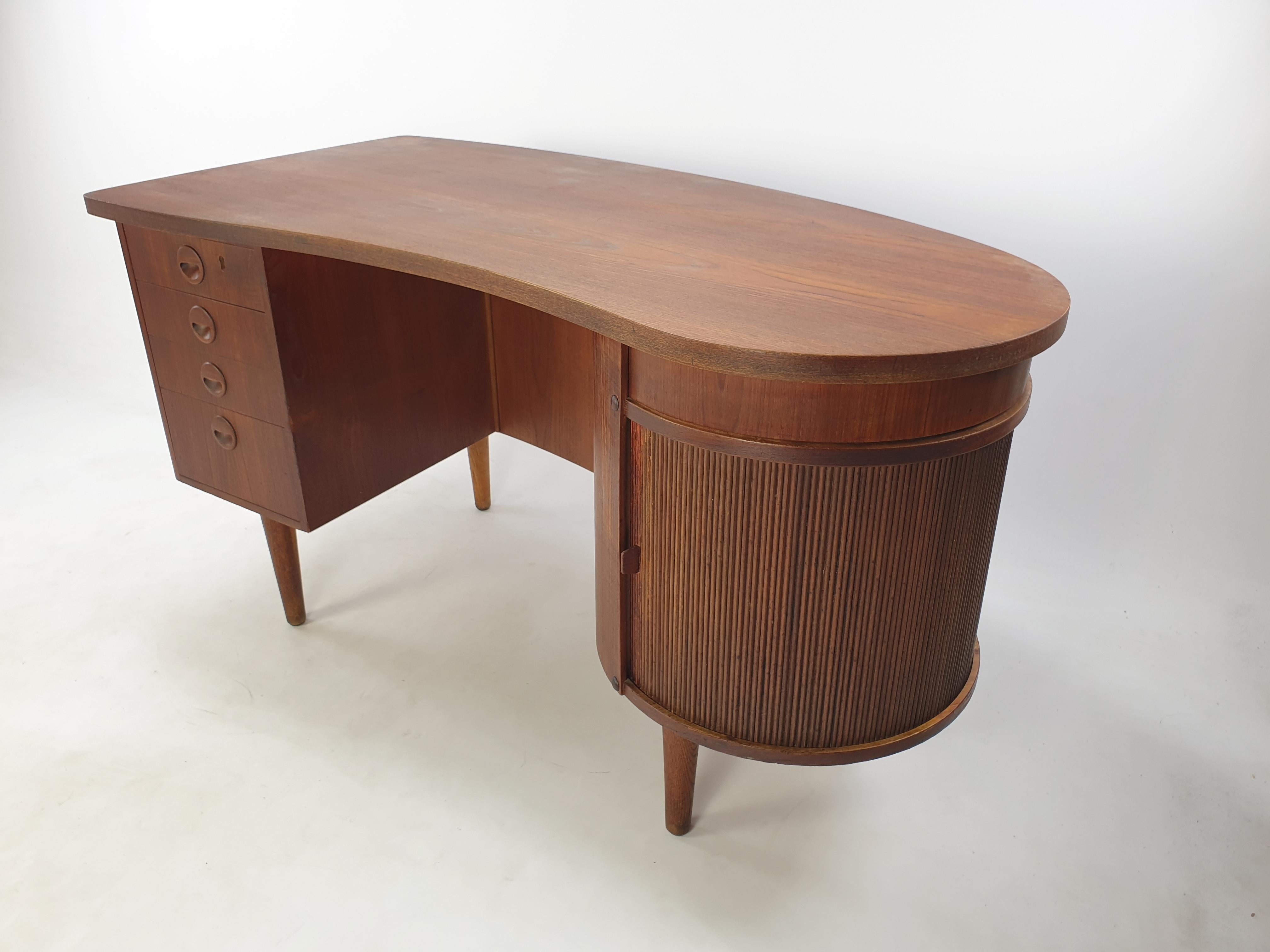 Dänischer Teakholz-Schreibtisch aus der Jahrhundertmitte von Kai Kristiansen, 1950er Jahre im Angebot 2