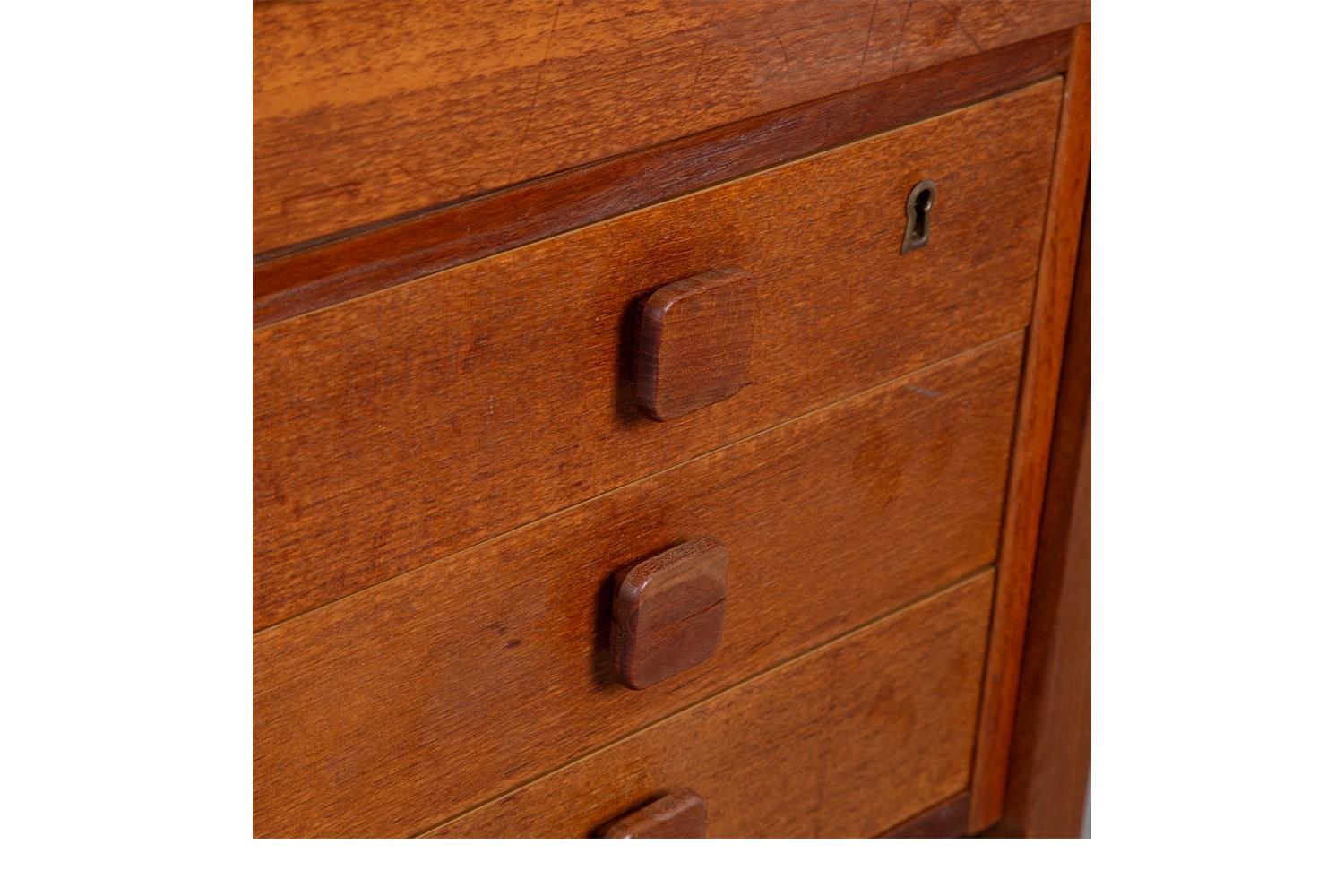 Teak Scrivania danese di metà secolo in teak in vendita