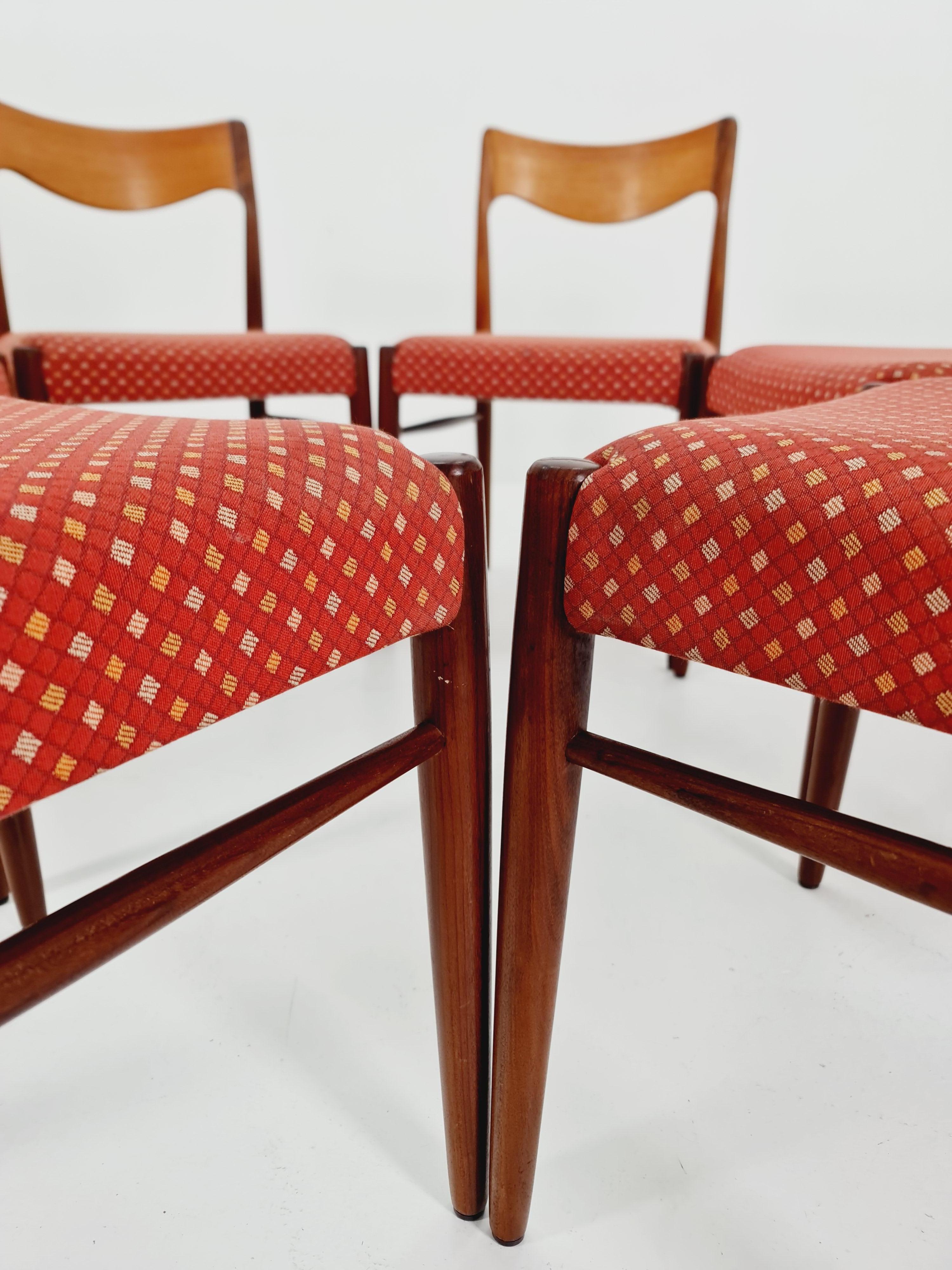 Sedie da pranzo danesi in teak del Mid Century di Niels O.Moller, anni '60, set di 6 pezzi in vendita 1