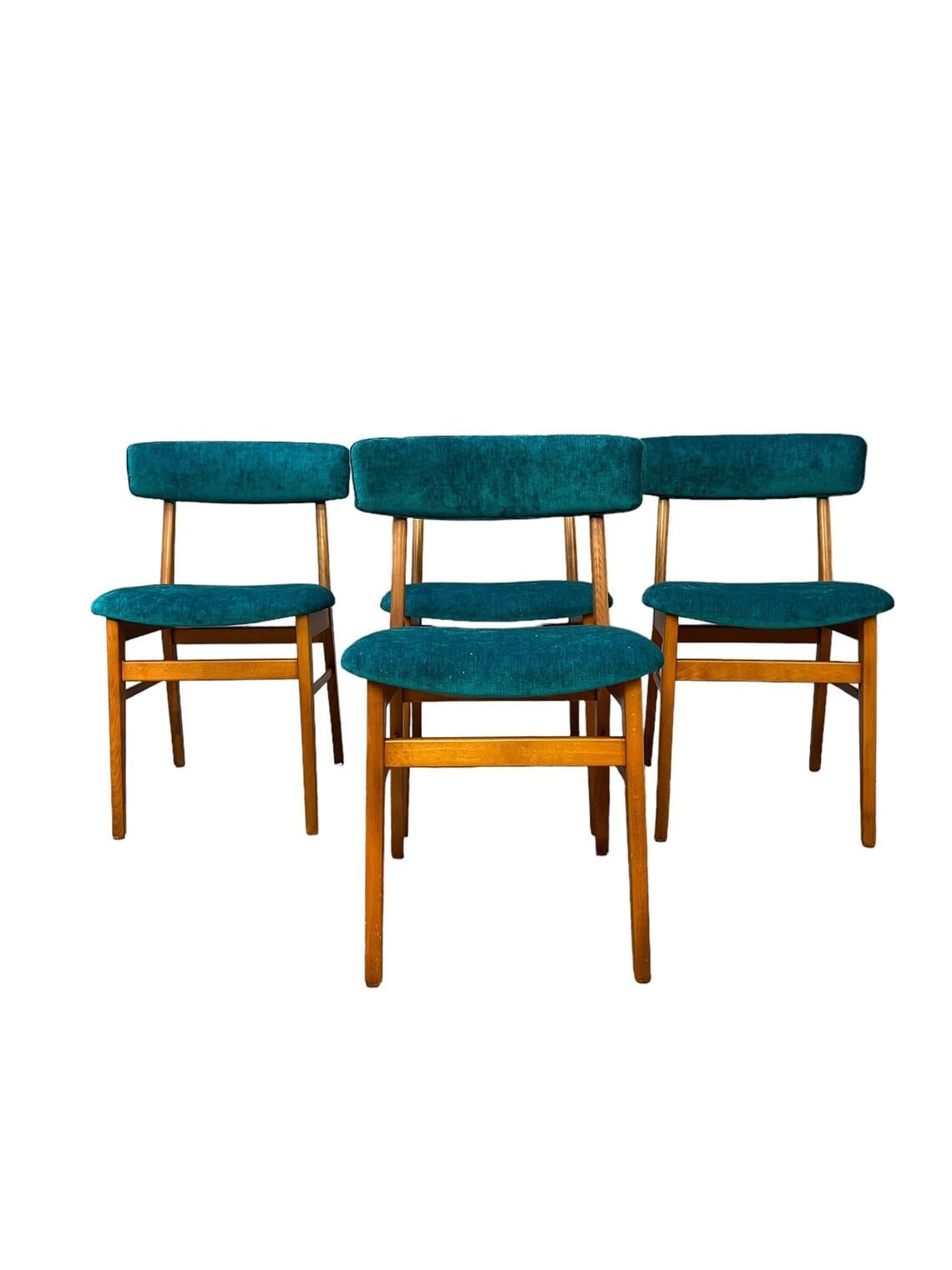 Danois Chaises de salle à manger en teck danois du milieu du siècle, ensemble de 4 chaises en vente