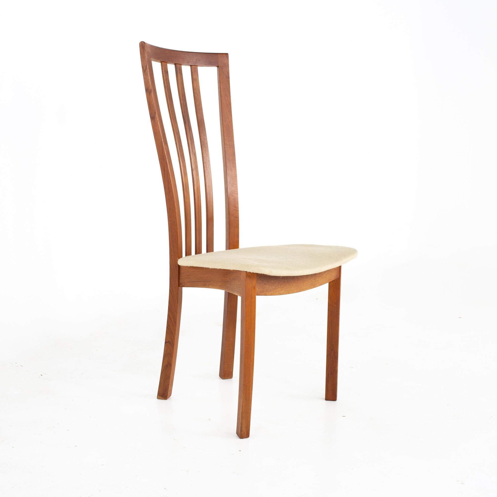 Mid Century Danish Teak Dining Chairs, Set of 5 In Good Condition In Countryside, IL