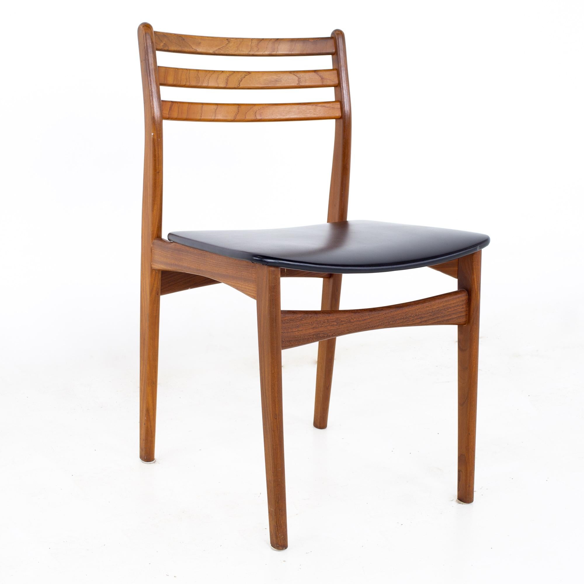 Mid Century Danish Teak Dining Chairs, Set of 6 In Good Condition In Countryside, IL