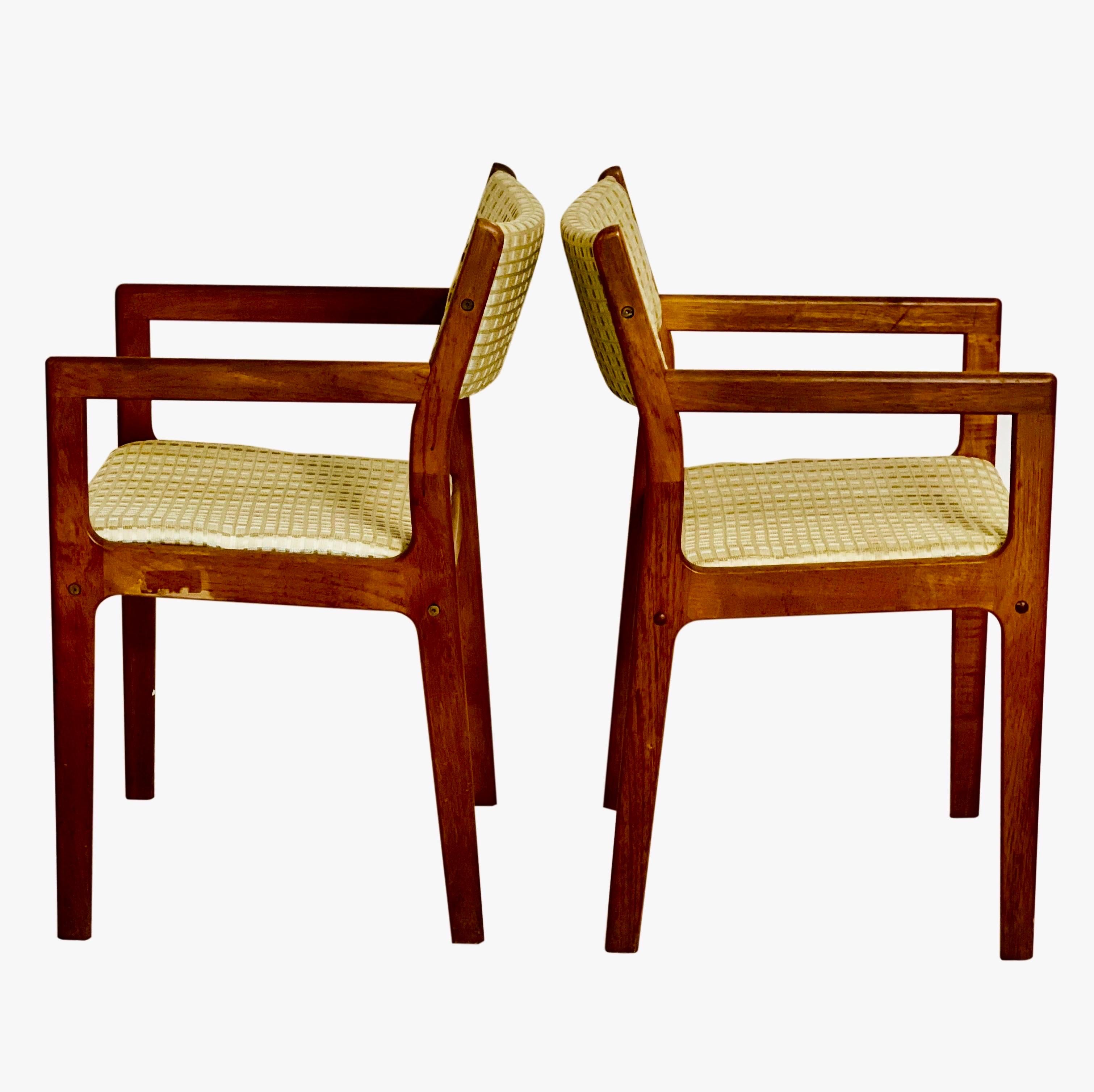 Midcentury Danish Teak Dining Chairs, Set of Four In Good Condition For Sale In Doylestown, PA