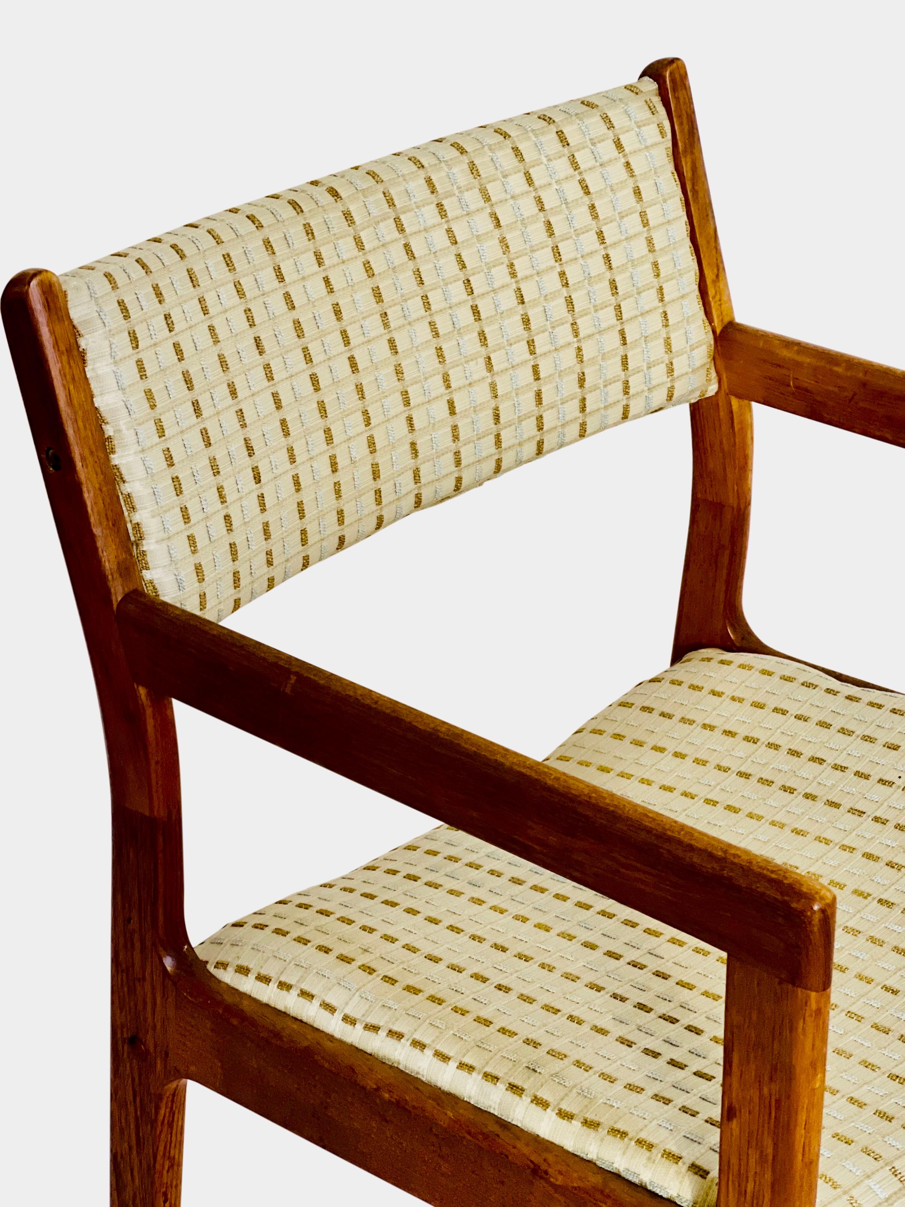 Midcentury Danish Teak Dining Chairs, Set of Four For Sale 3