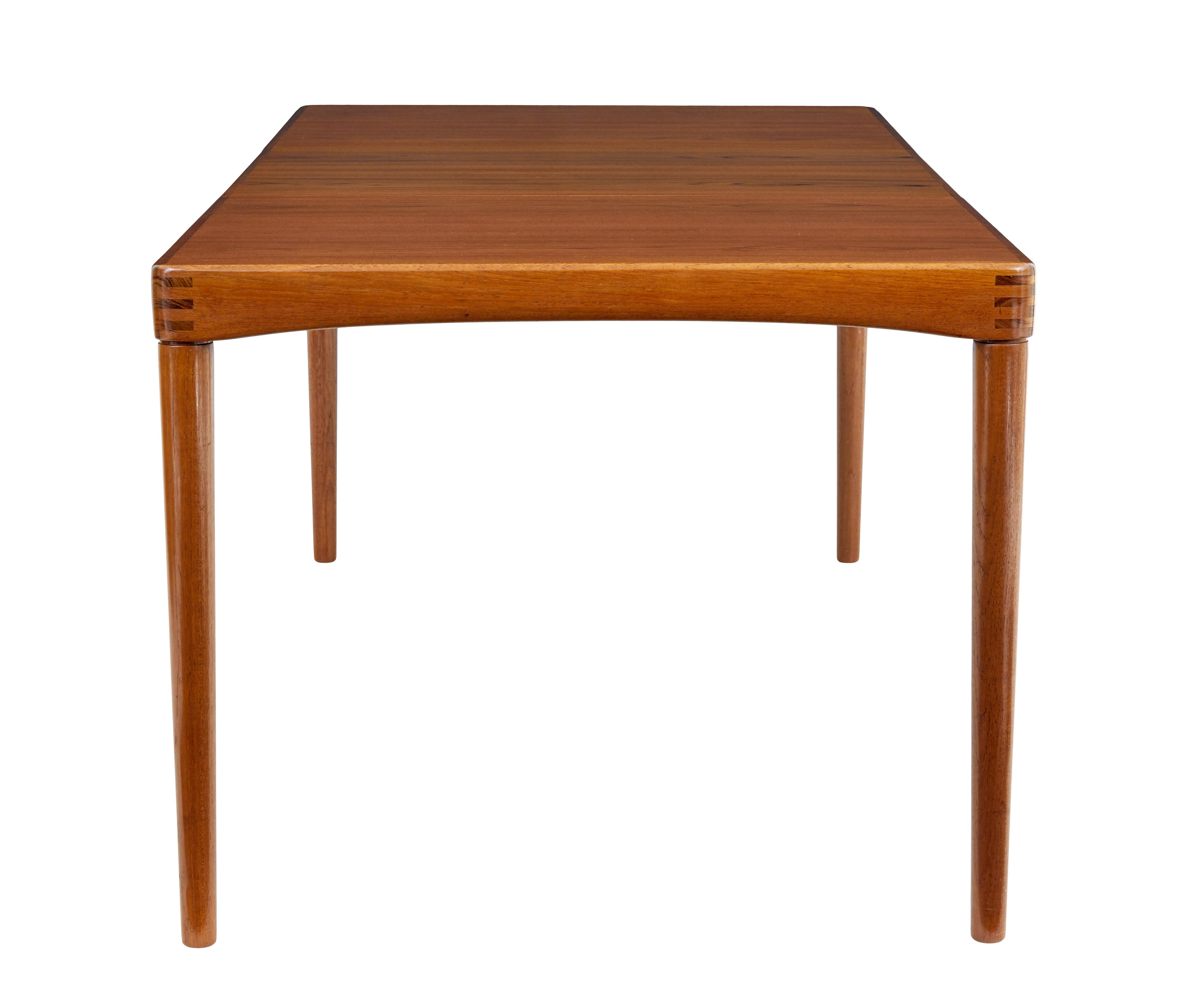 Mesa de comedor danesa de teca de mediados de siglo de H.W. Klein para Bramin Moderno de mediados de siglo