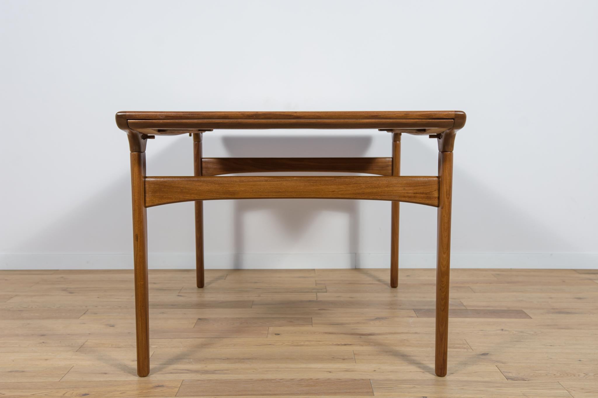 Woodwork Mid-Century Danish Teak Dining Table by Johannes Andersen for Uldum Mobelfabrik. For Sale