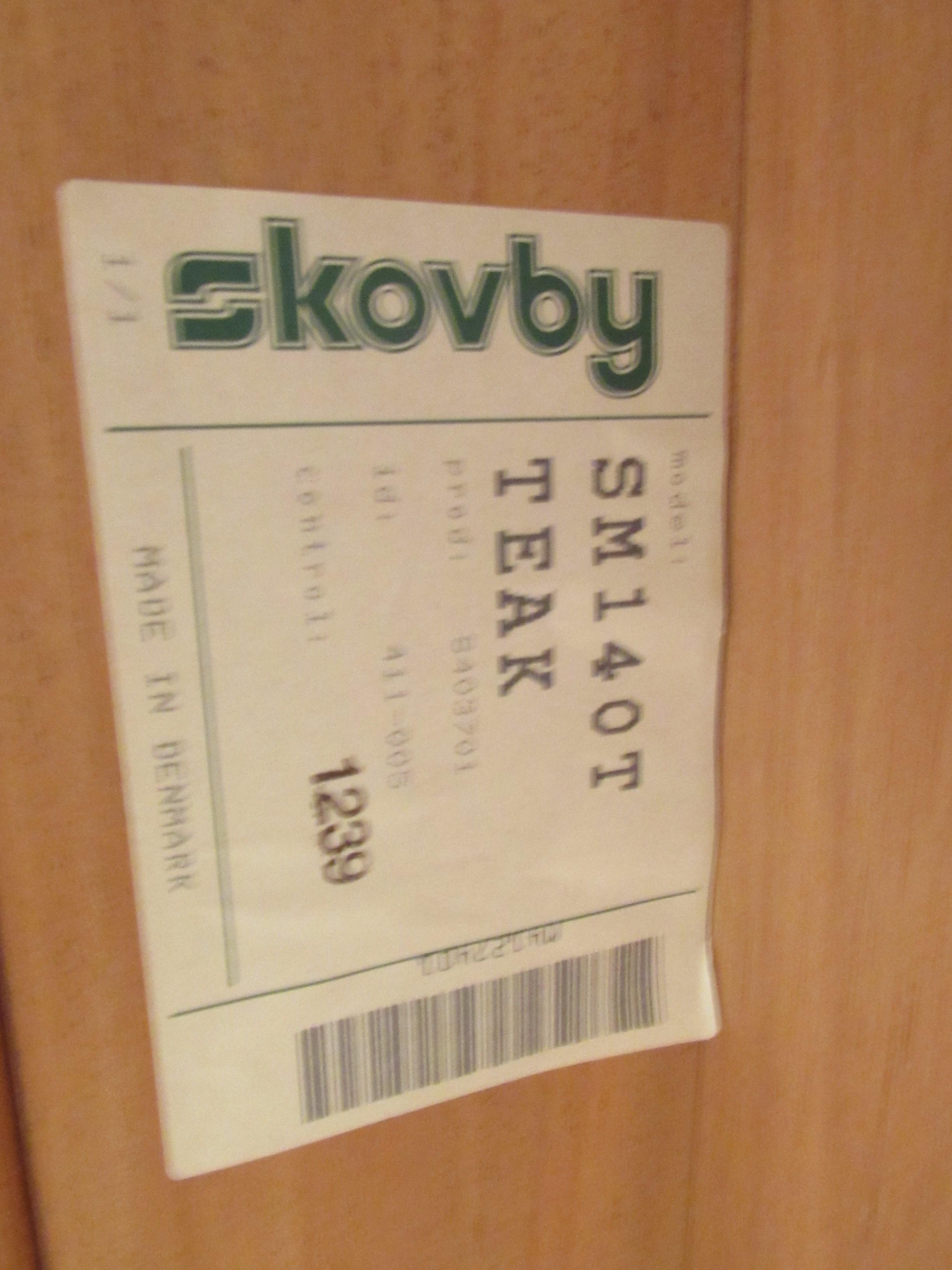Mesa de comedor danesa de teca de mediados de siglo by Skovby en venta 3