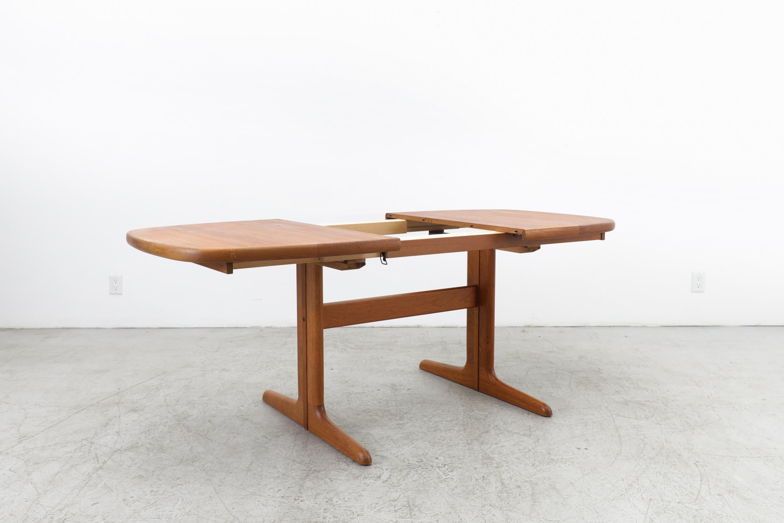 Mid-Century Danish Teak Dining Table by Skovby Møbelfabrik, 1970's 1