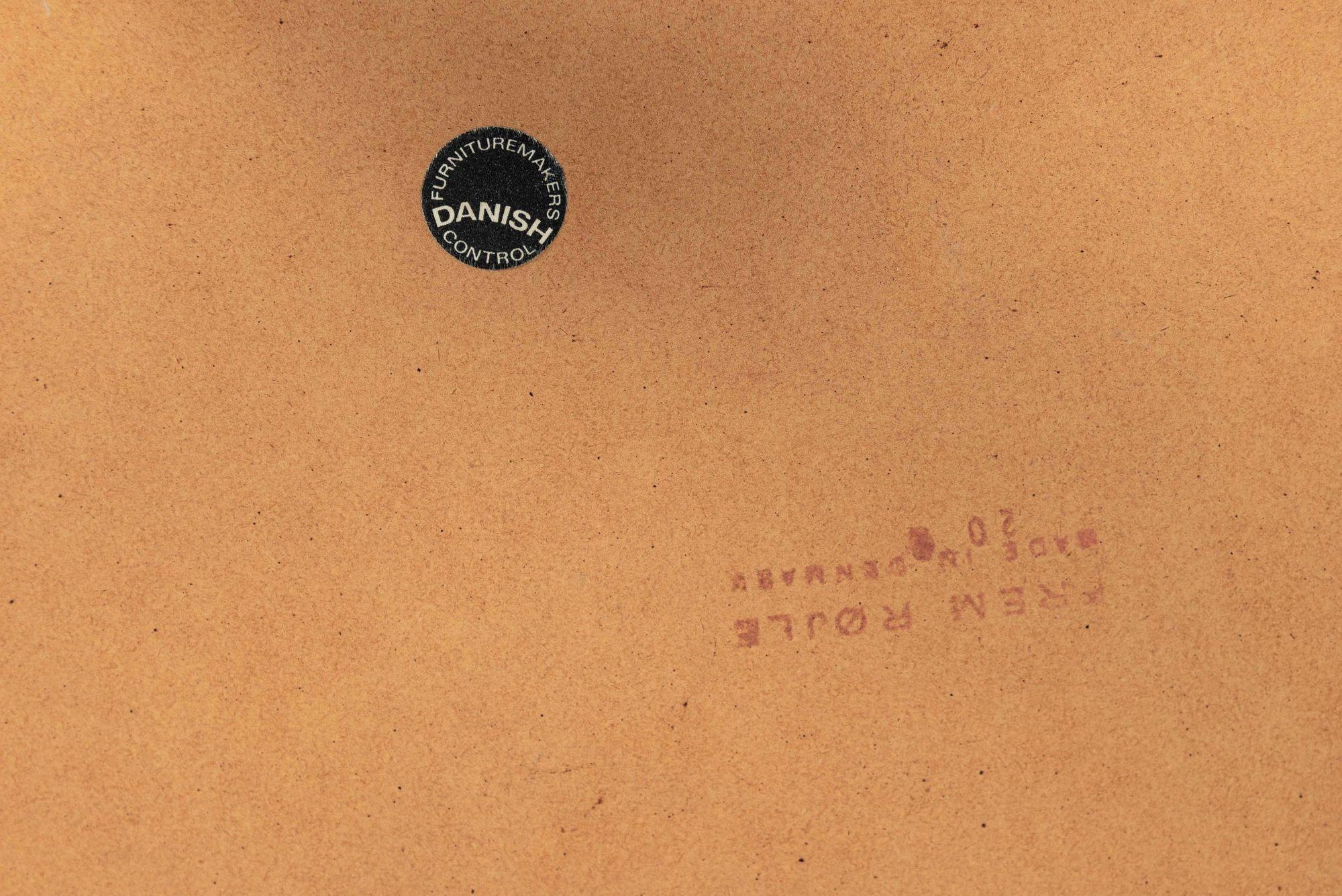 Table et chaises de salle à manger en teck danois du milieu du siècle par Poul Volther pour Rojle Frem en vente 8