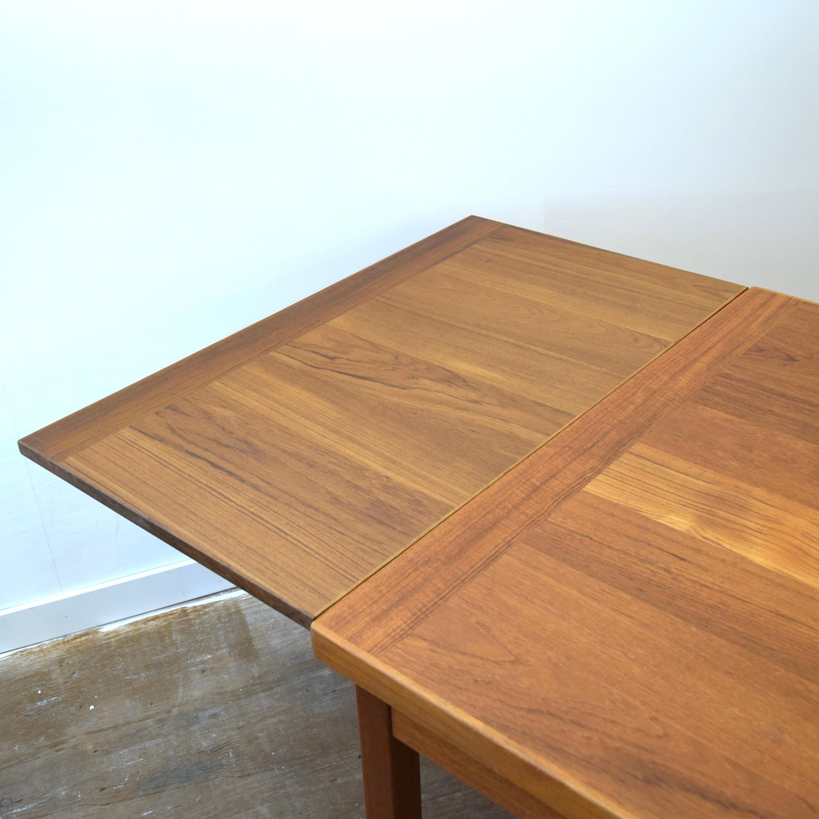 Mid Century Danish Teak Draw Leaf Dining Table For Sale 5