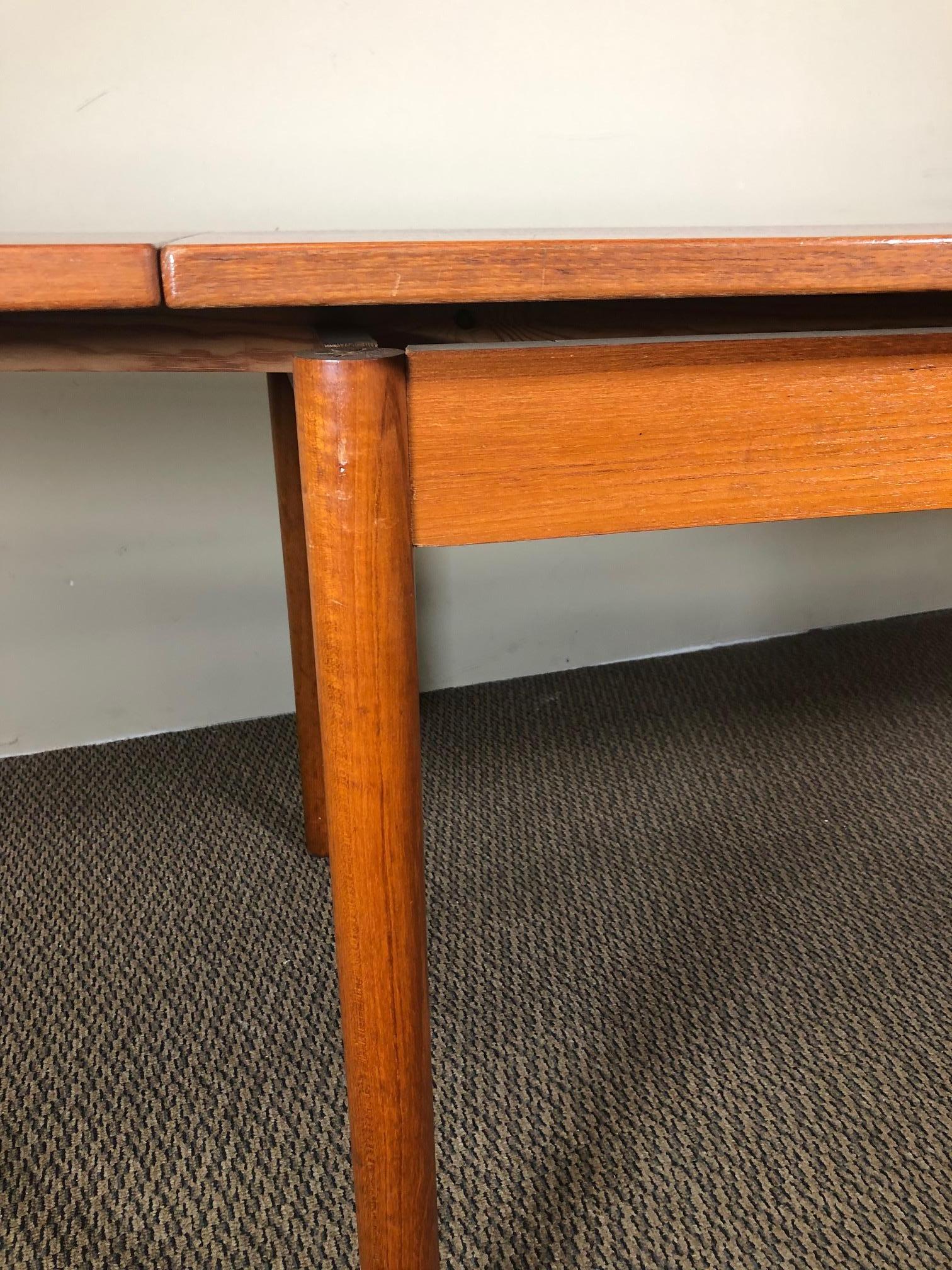Veneer Midcentury Danish Teak Draw Leaf Dining Table Seats 8 For Sale